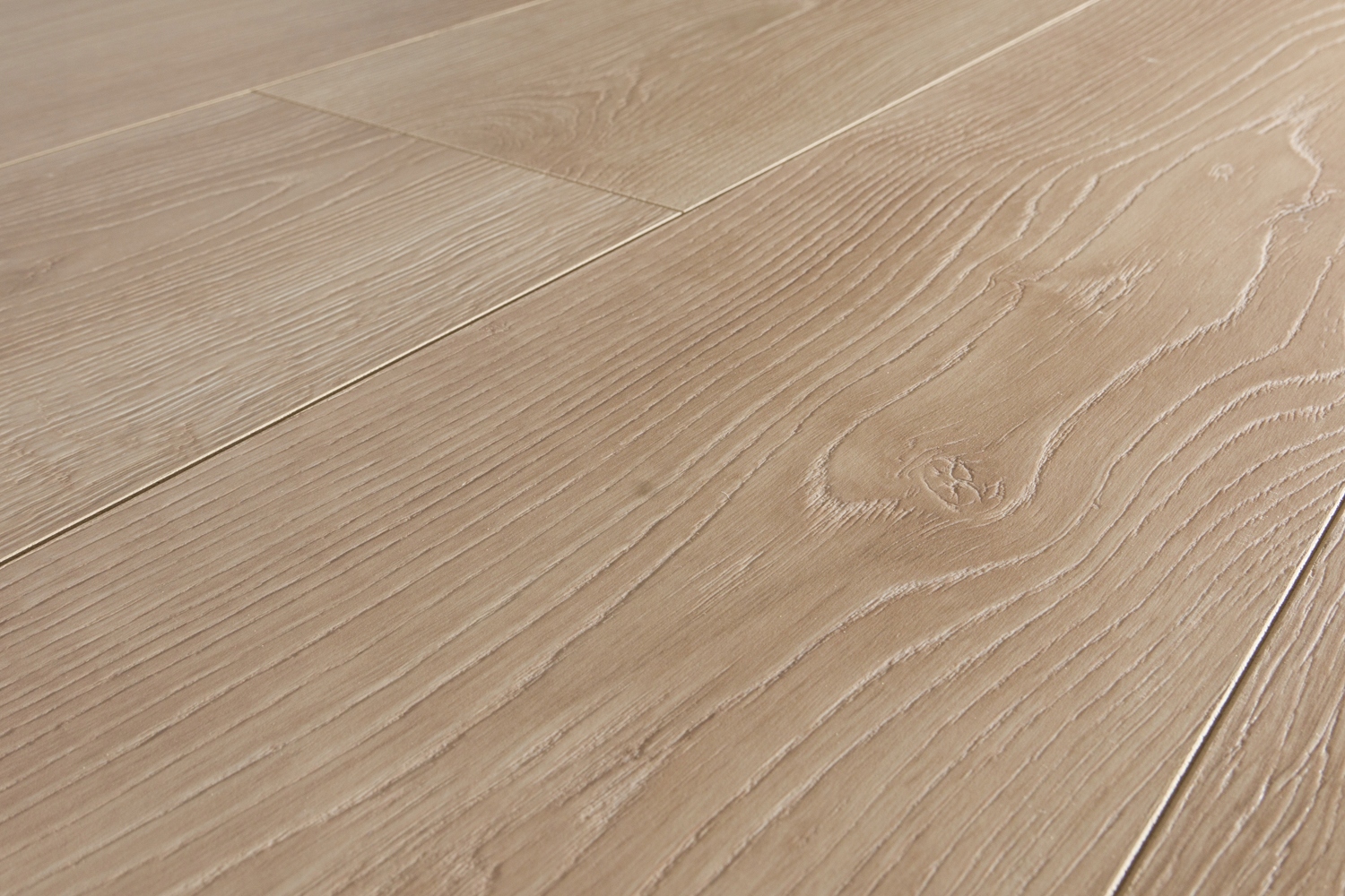 PANELE PODŁOGOWE KRONOTEX MAMMUT AC5 12MM Szerokość produktu 18.8 cm