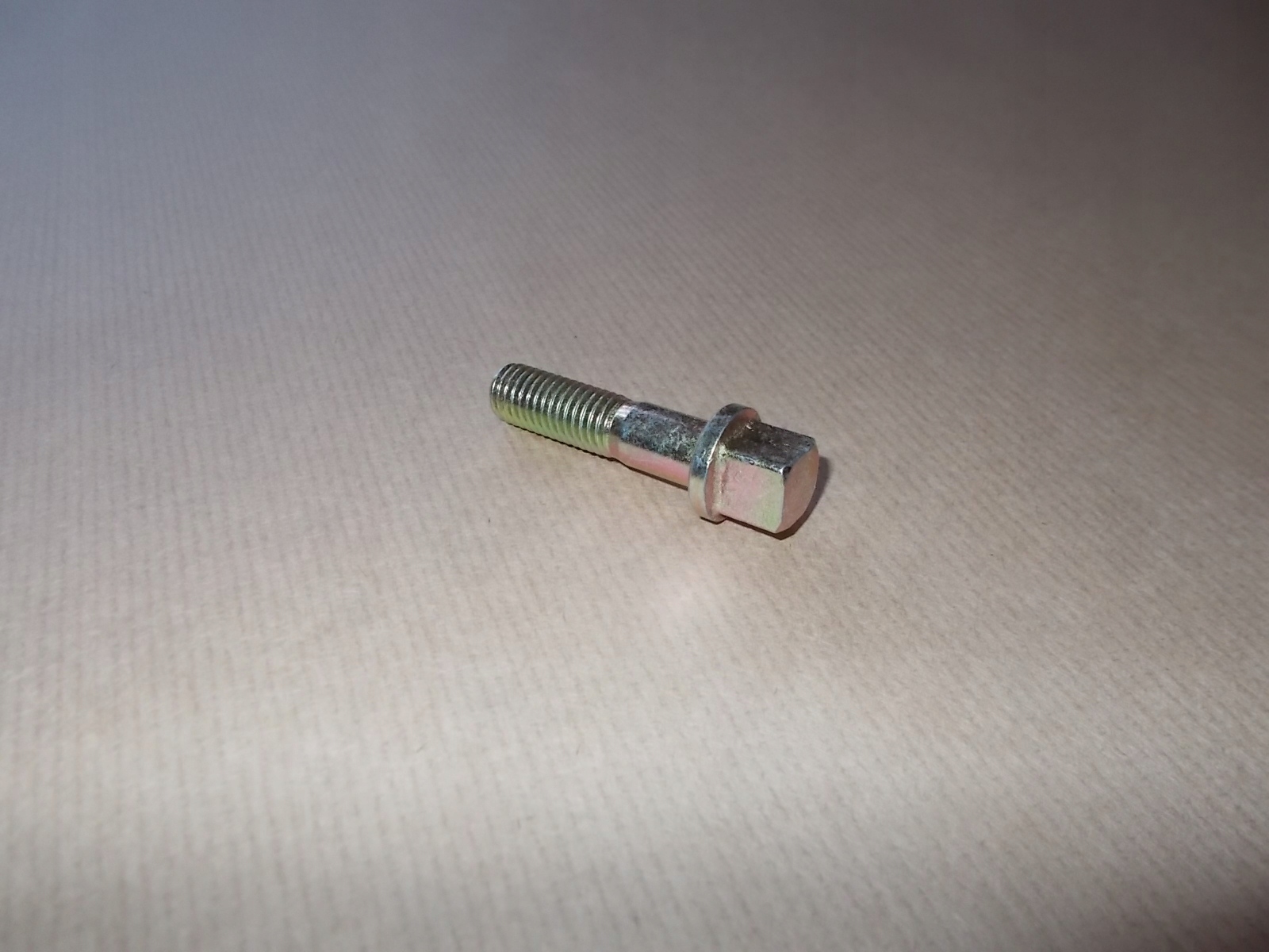 

Śruba Głowicy Kwadrat Głowica Silnik M-72