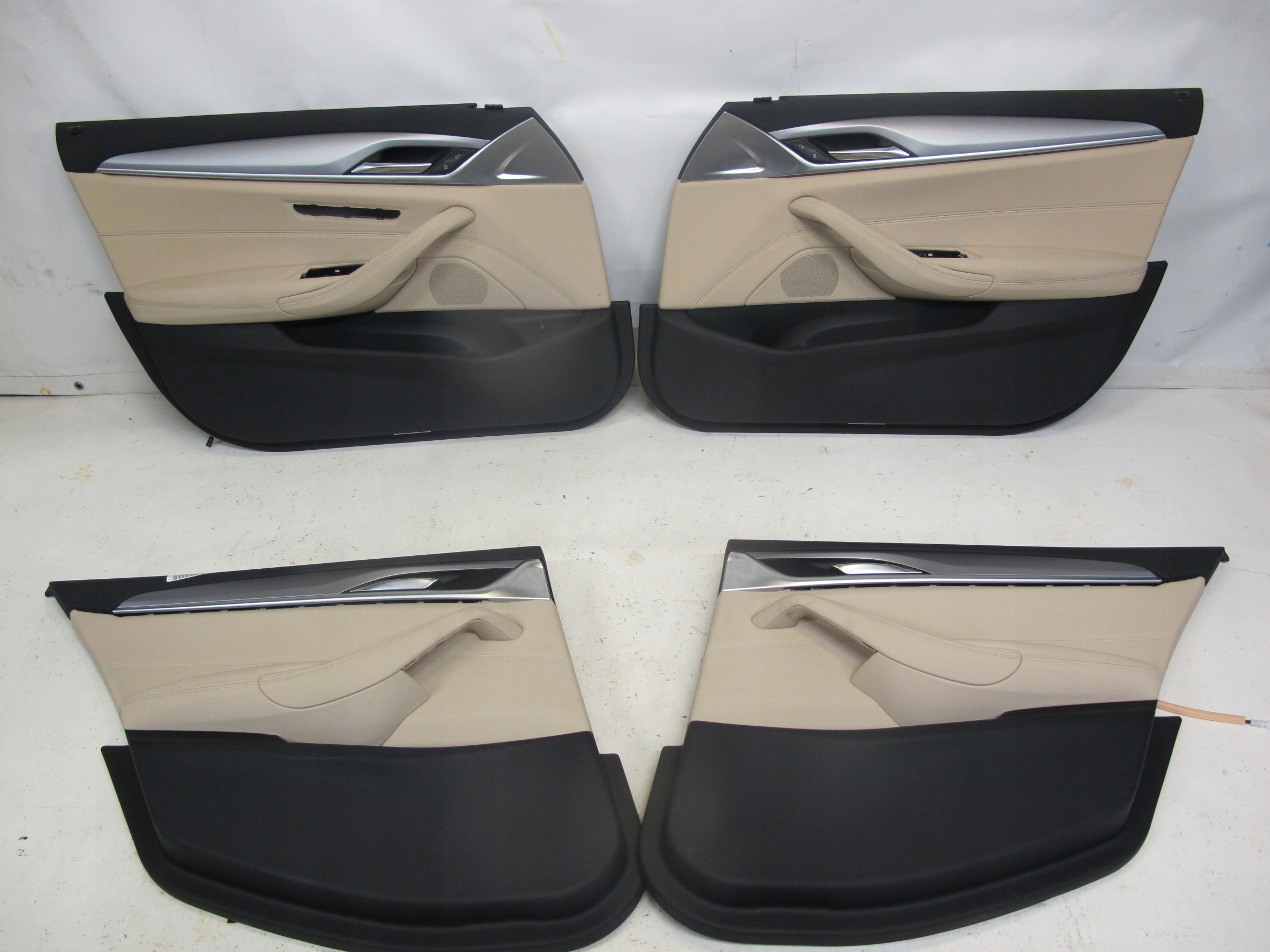 Боковые двери BMW G30 G31 LED.КОЖА