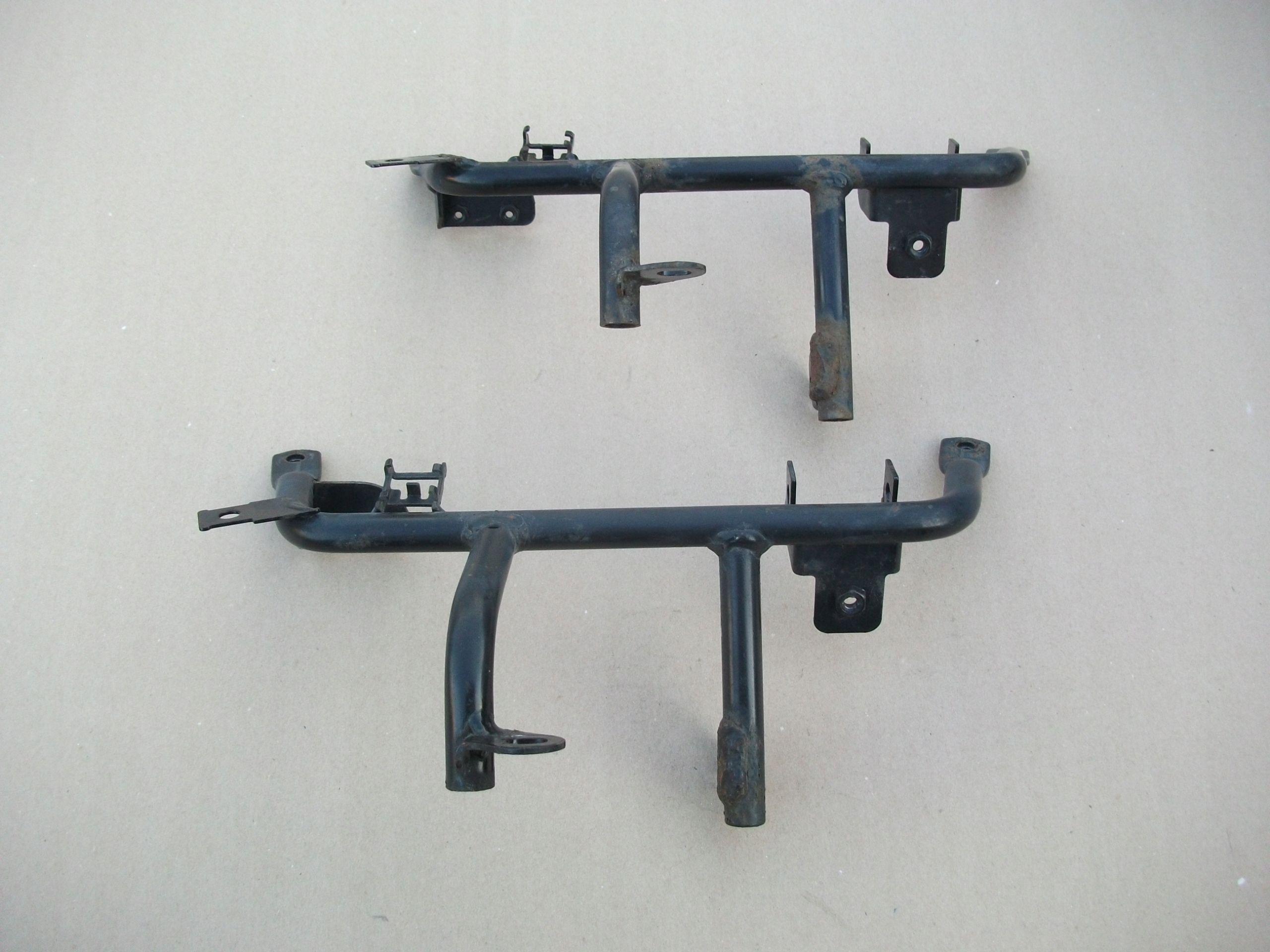 YAMAHA X-MAX 125 06-09 STELAŻ CZASZY PRZÓD UCHWYT