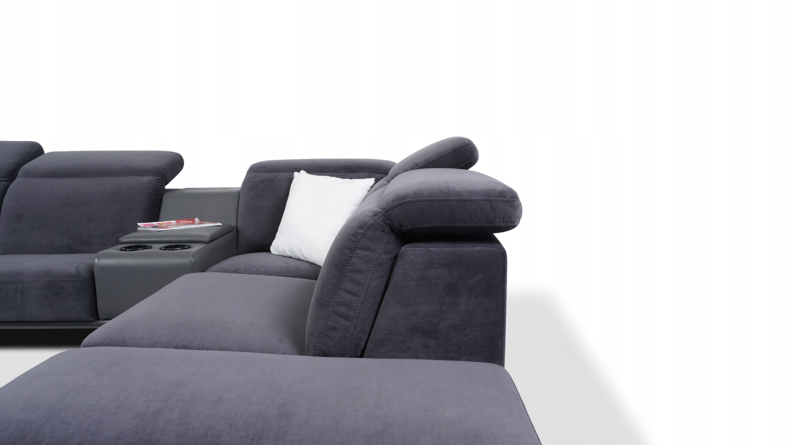 Kanapa z leżanką wysokie nóżki Regulowane zagłówki Powierzchnia spania - szerokość (cm) nie dotyczy