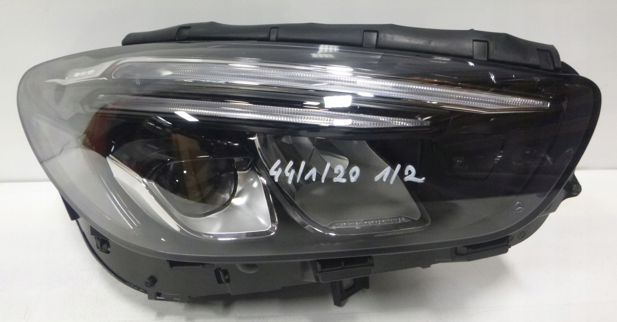 MERCEDES B KLASA W247 LAMPY PRZEDNIE PRZÓD Strona zabudowy lewe + prawe