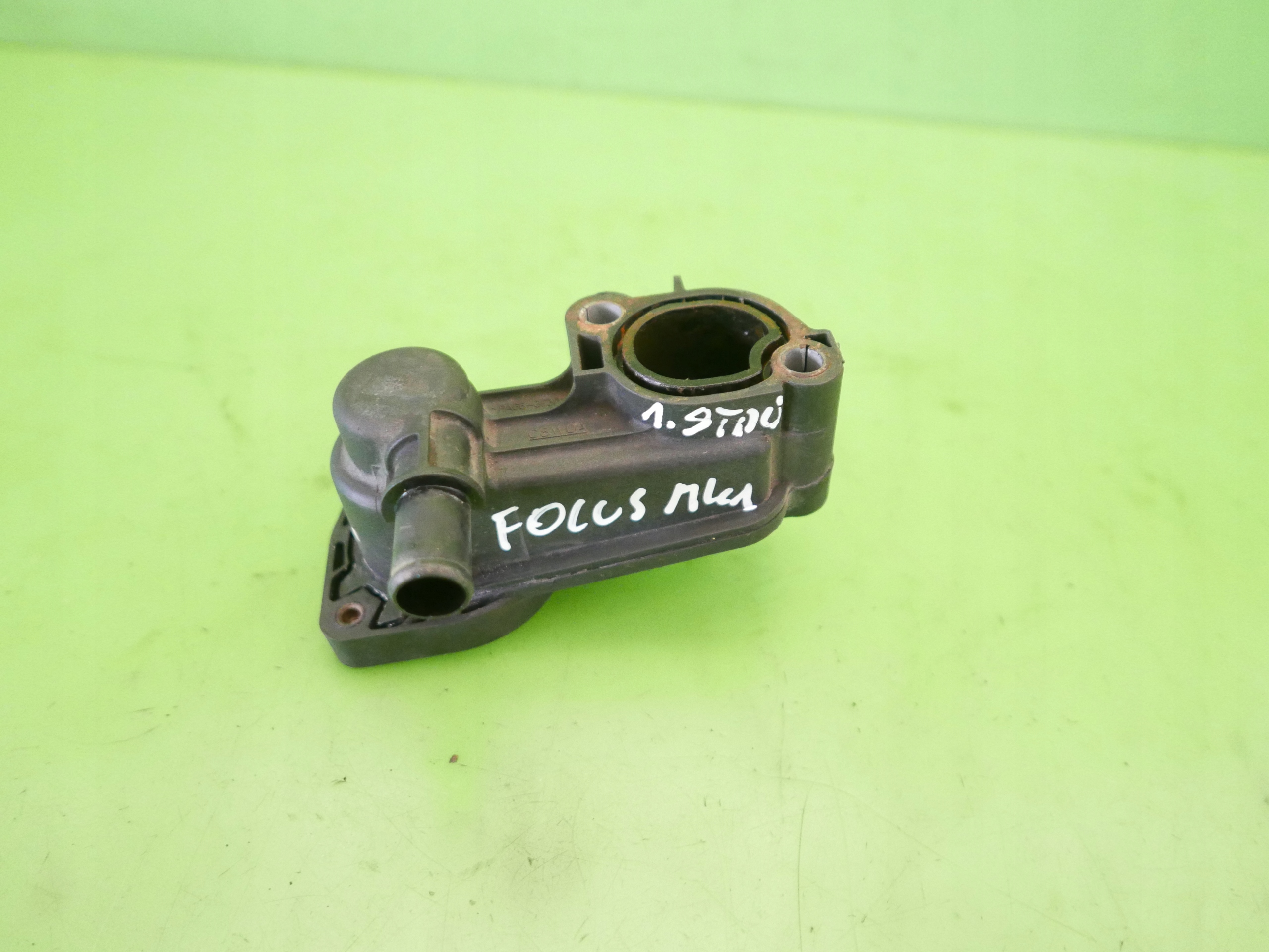 OBUDOWA TERMOSTATU FORD FOCUS MK1 1.8 TDCI 01-07