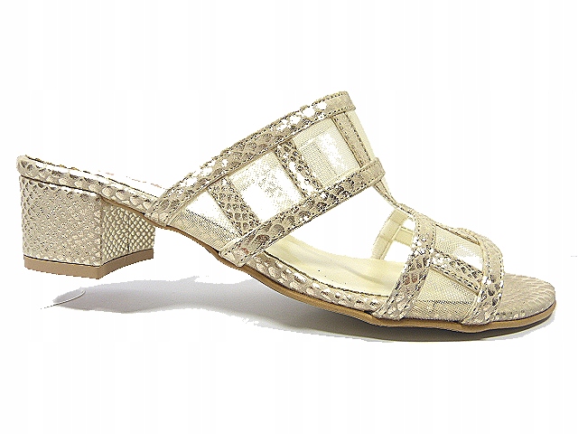 Nazouváky s koženými elegantními sandály nazouváky