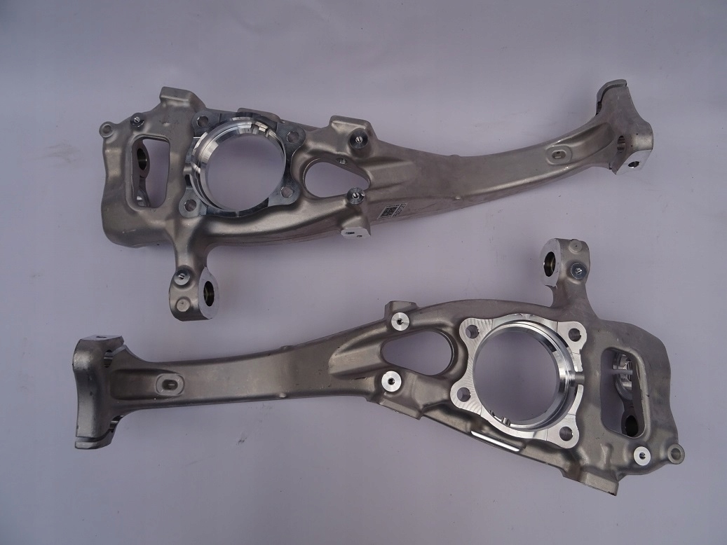 9Y040725A4 - Передній правий кросовер 9y0407254a Cayenne 9Y