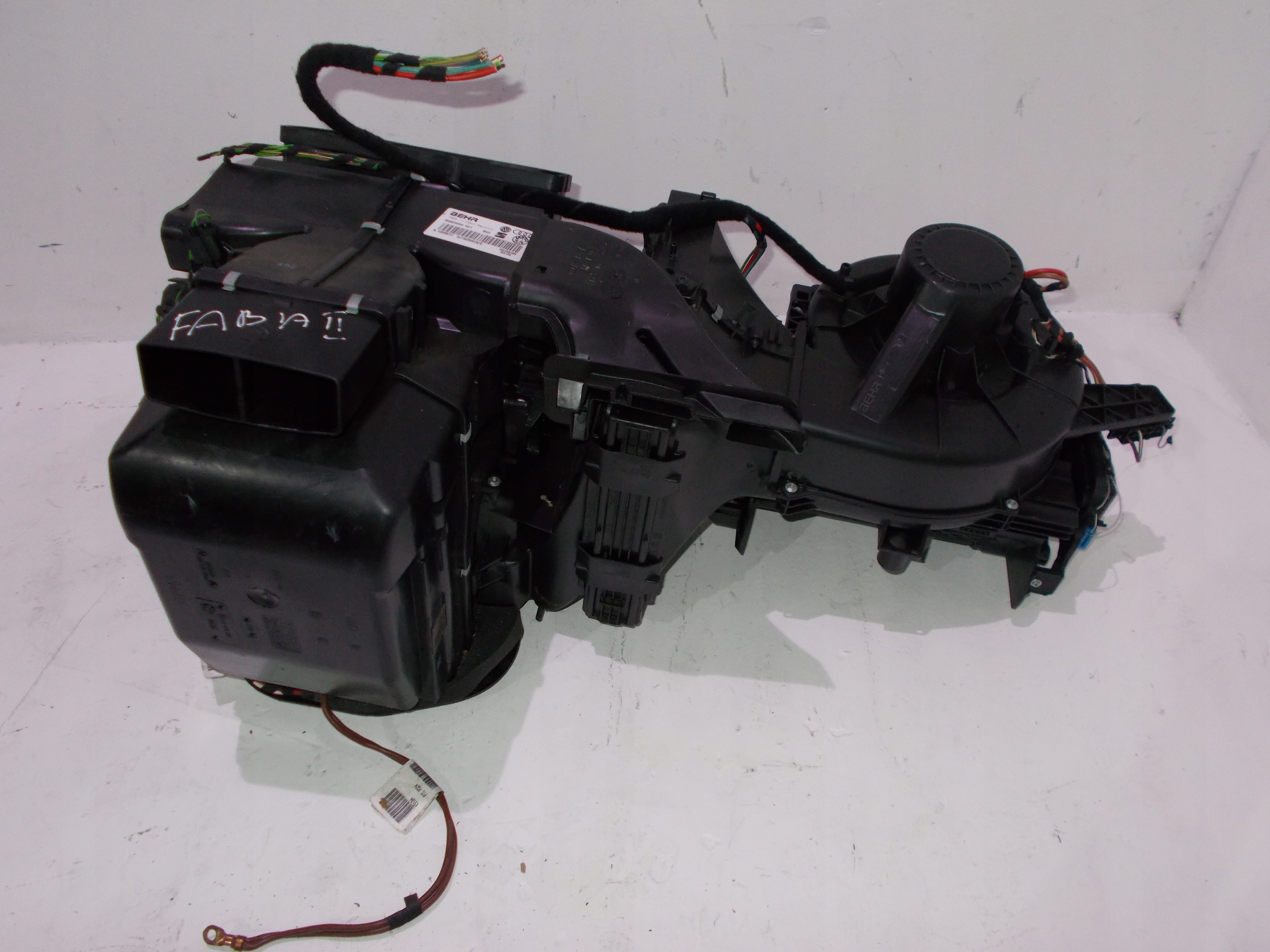 5J1820003ER - SKODA Fabia II Roomster обігрівач повітродувка 08R