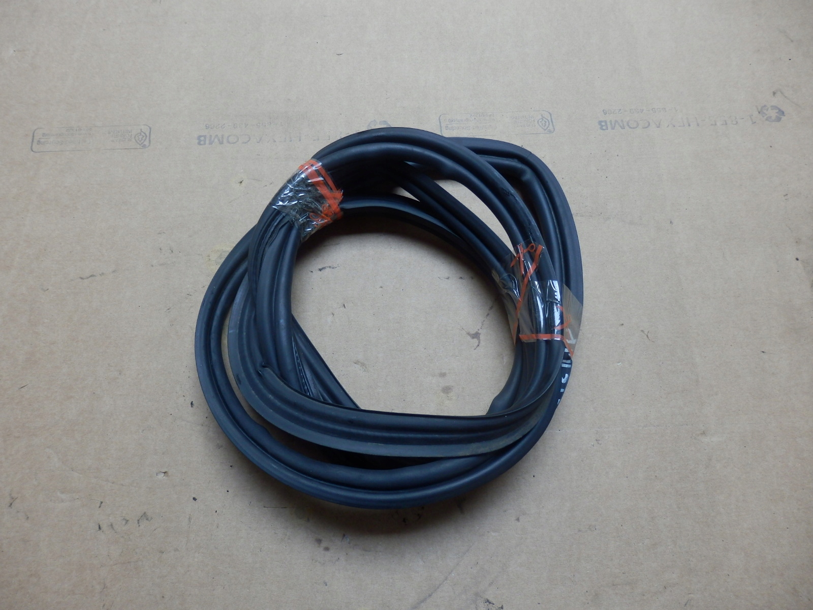 204 - Mercedes w204 прокладка крышки багажника седан