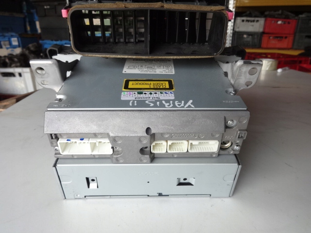 TOYOTA YARIS II 06-11r RADIO CD RADIOODTWARZACZ Typ samochodu Samochody osobowe