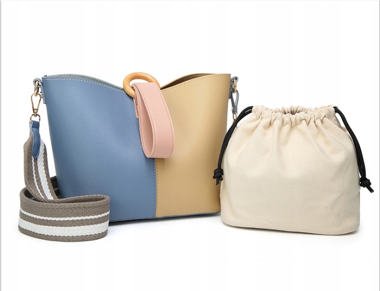 

Damska Torebka Kuferek Listonoszka Sakwa Kolory