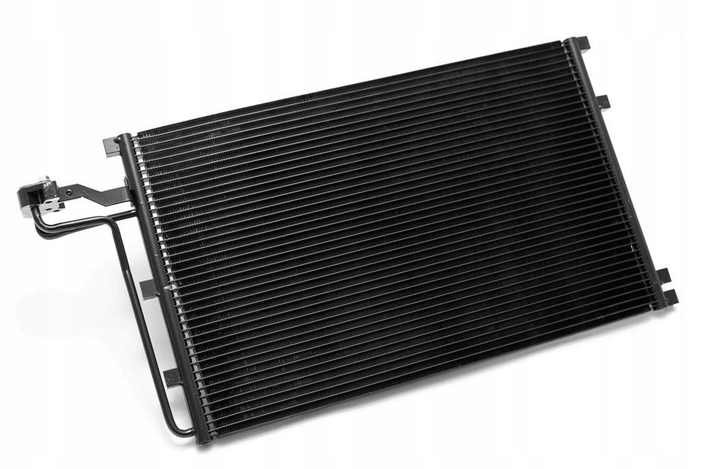 052-016-0010 - Радиатор кондиционера VOLVO V50 новый
