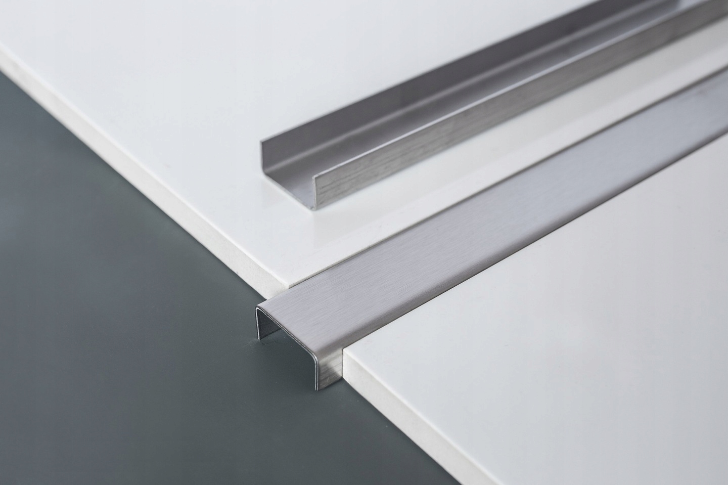 Profil NIERDZEWNY do płytek SZCZOTKOWANY C 20mm