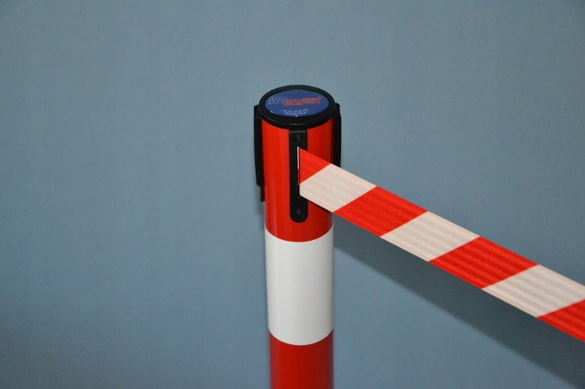 SŁUPEK BIAŁO-CZERWONY SŁUPKI Z TAŚMĄ OSTRZ. 4 M Marka inny