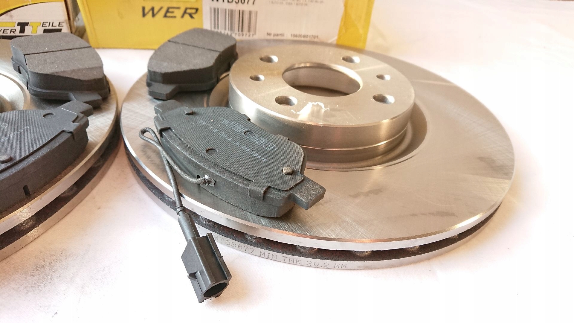 TARCZE KLOCKI PRZOD FIAT BRAVO LINEA IDEA STILO Installation side Front