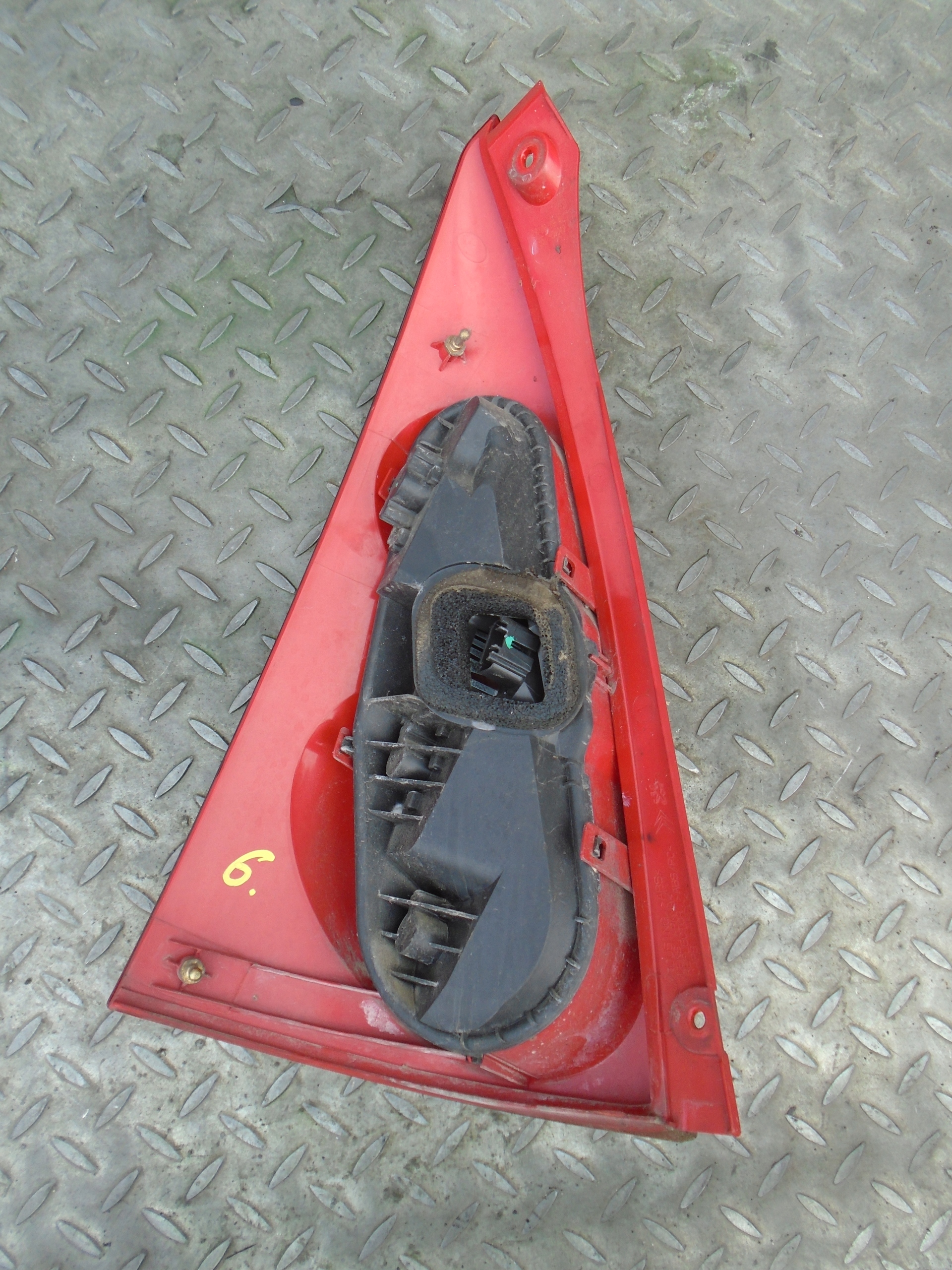 фонарь правый CITROEN C1 107