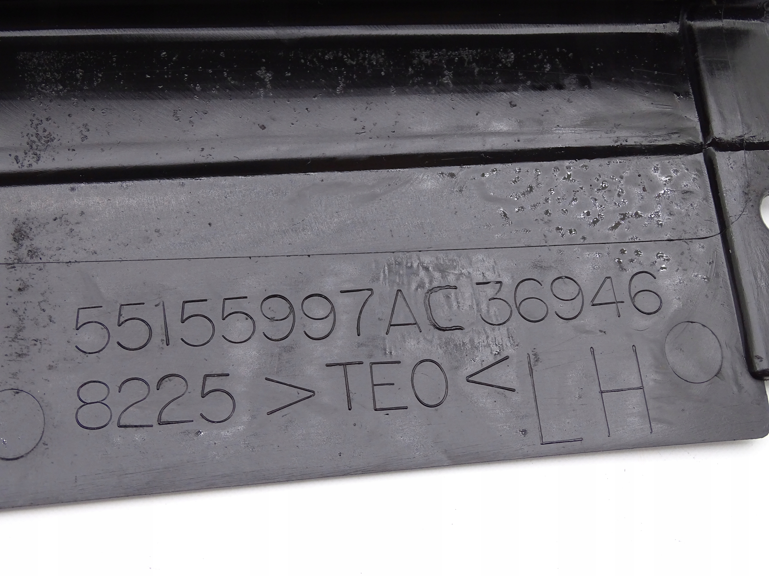 JEEP CHEROKEE KJ OSŁONA LISTWA STOPNIA LEWY TYŁ Numery katalogowe zamienników LIBERTY