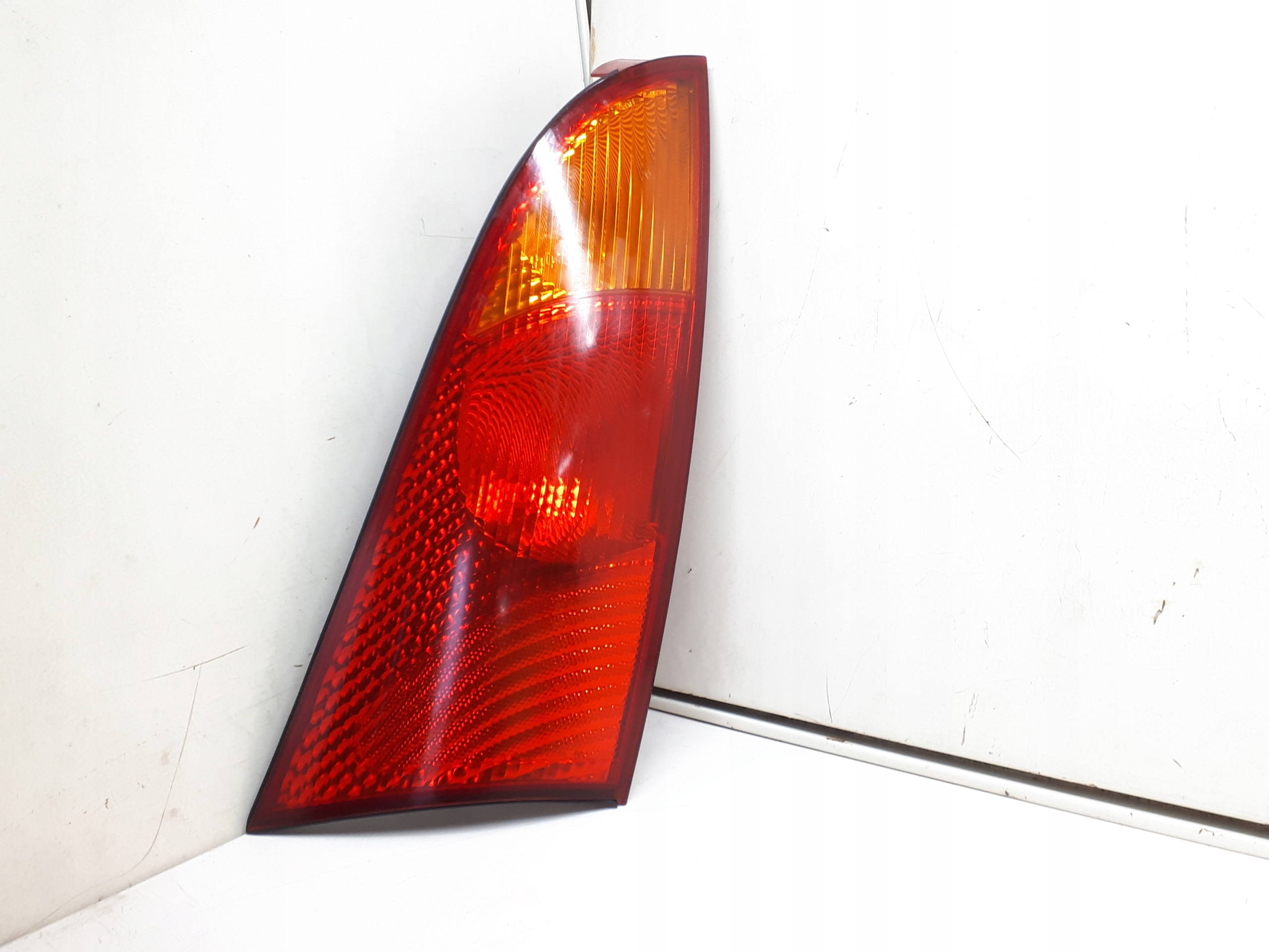 фонарь правый FORD RANGER 02-11 1423085