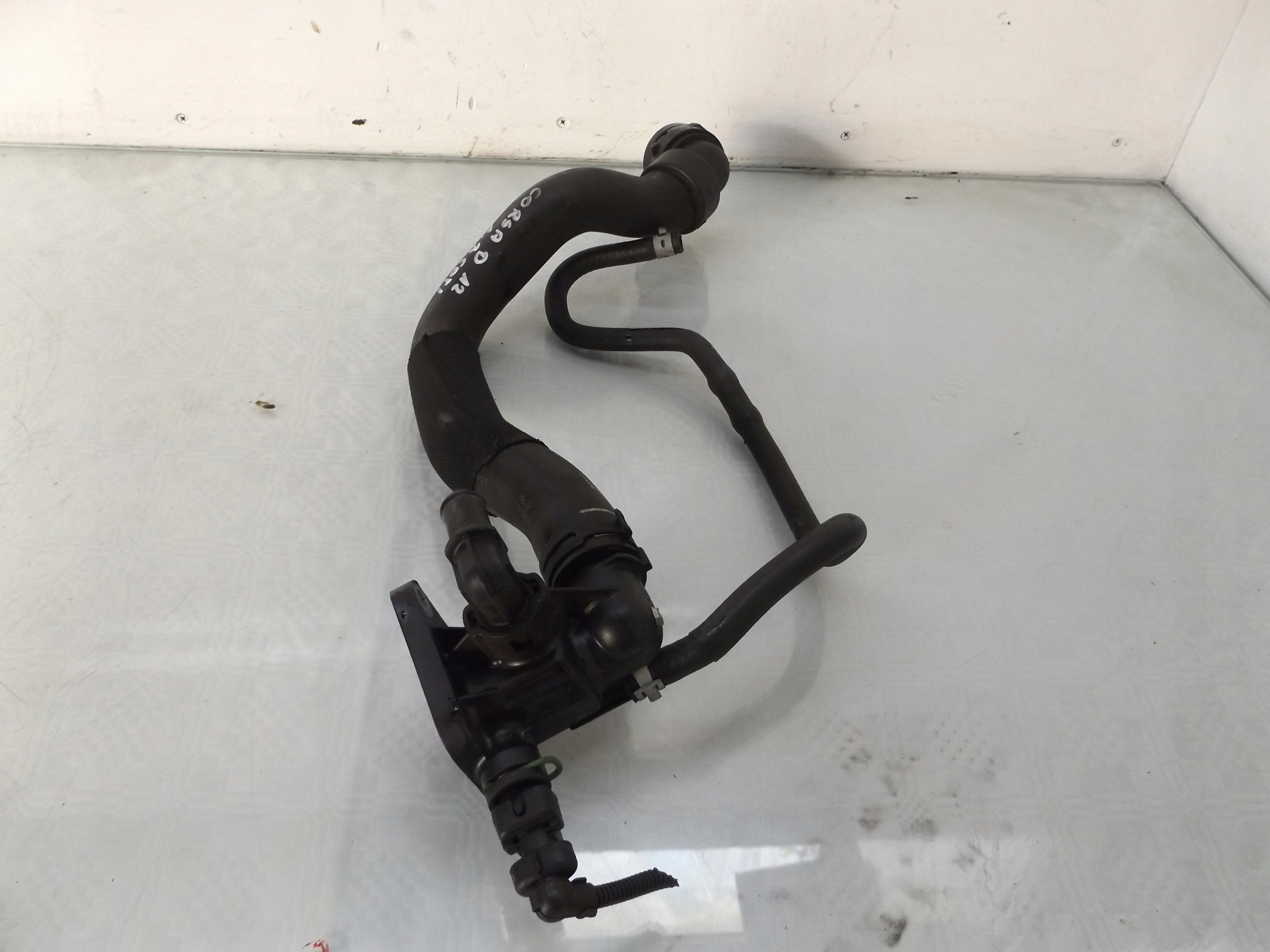 CORSA D 1,3CDTI OBUDOWA TERMOSTATU Producent części Opel OE