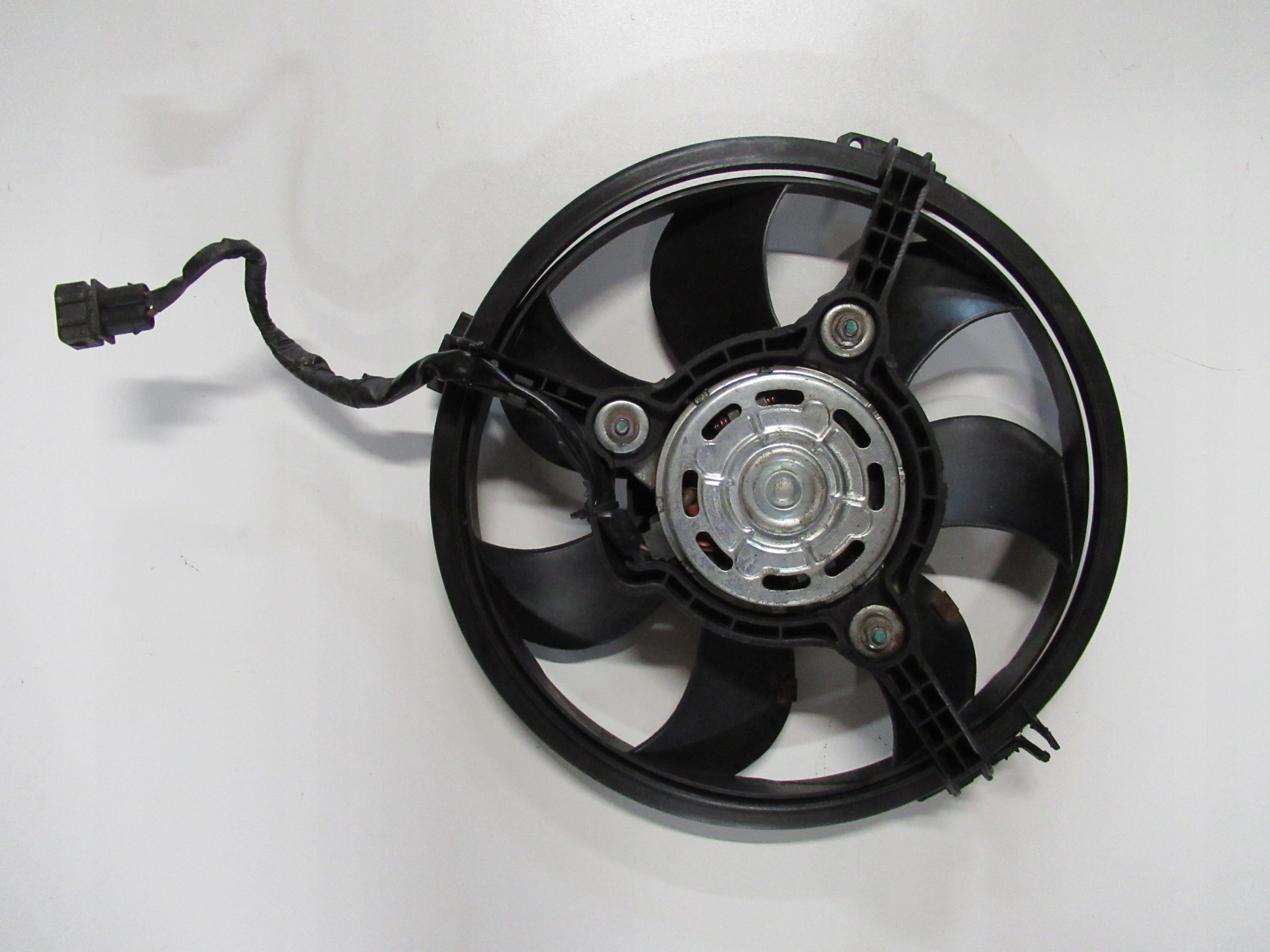 ventilátor chladiče VW PASSAT B5 1.9 TDI