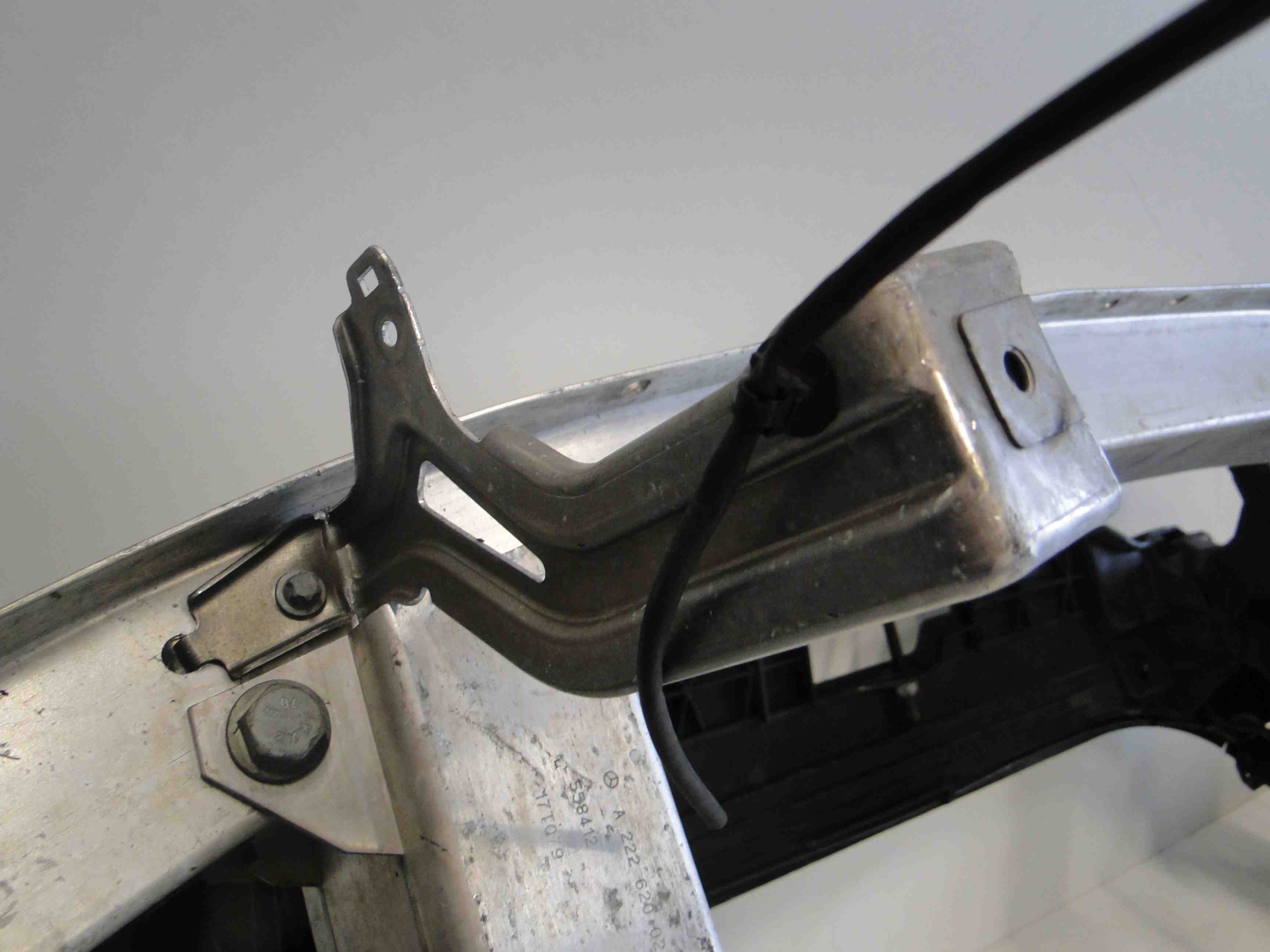 MERCEDES S KLASA W222 MOCOWANIE OSLON POD ZDERZAK Installation side Front