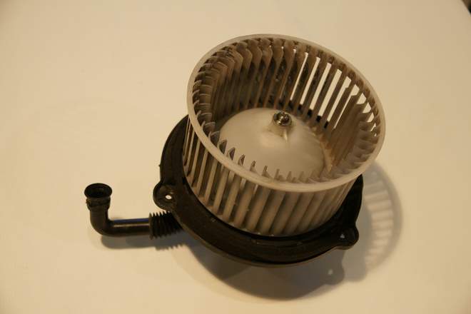 DMUCHAWA WENTYLATOR KIA K2500 K2700 EUROPA ŁÓDŹ Producent części Kia OE