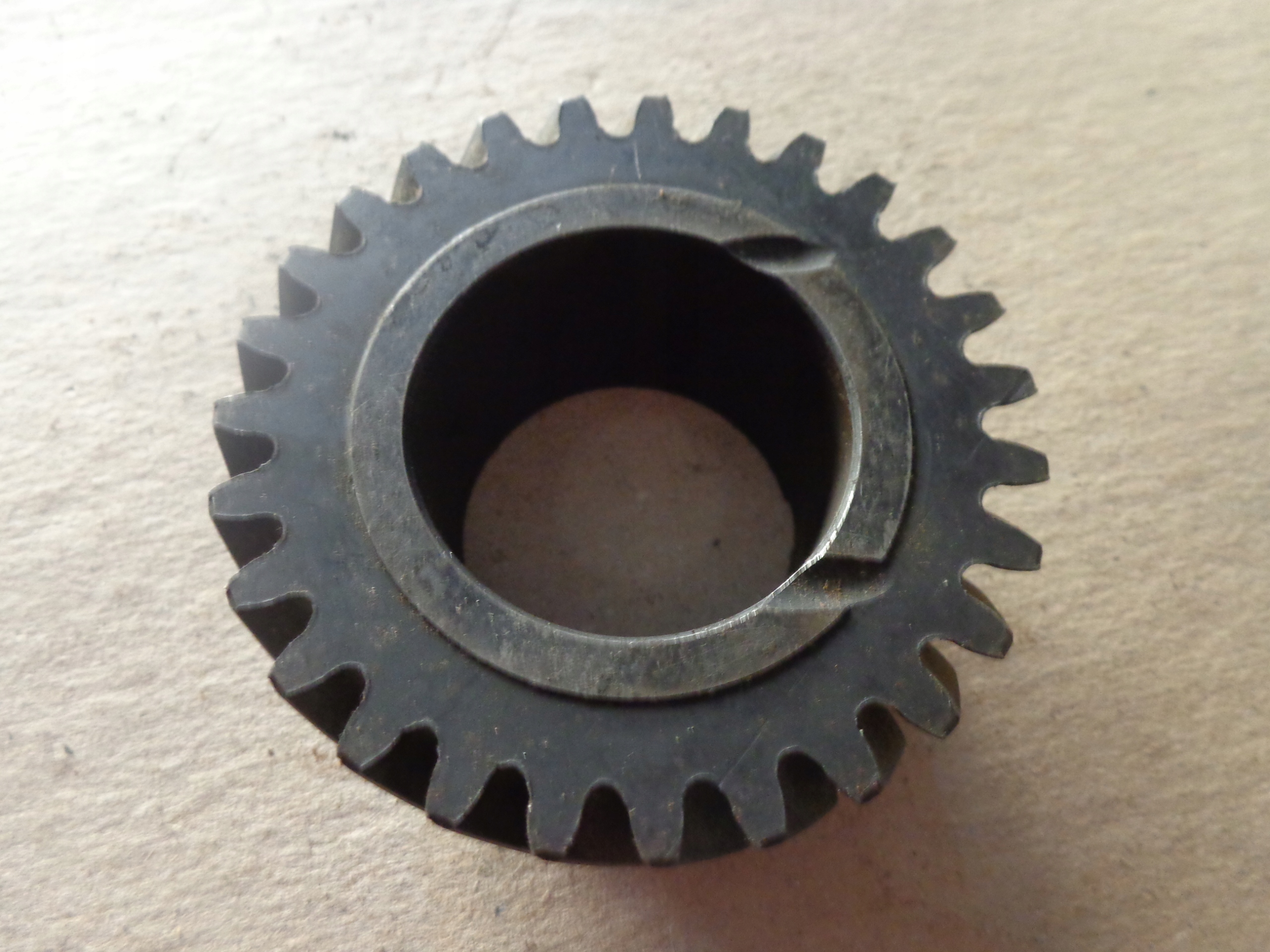 KOŁO ZĘBATE 2 BIEGU FIAT 125p FSO POLONEZ - 27 zębów -BEZ KROPKI Numer katalogowy części 4625595