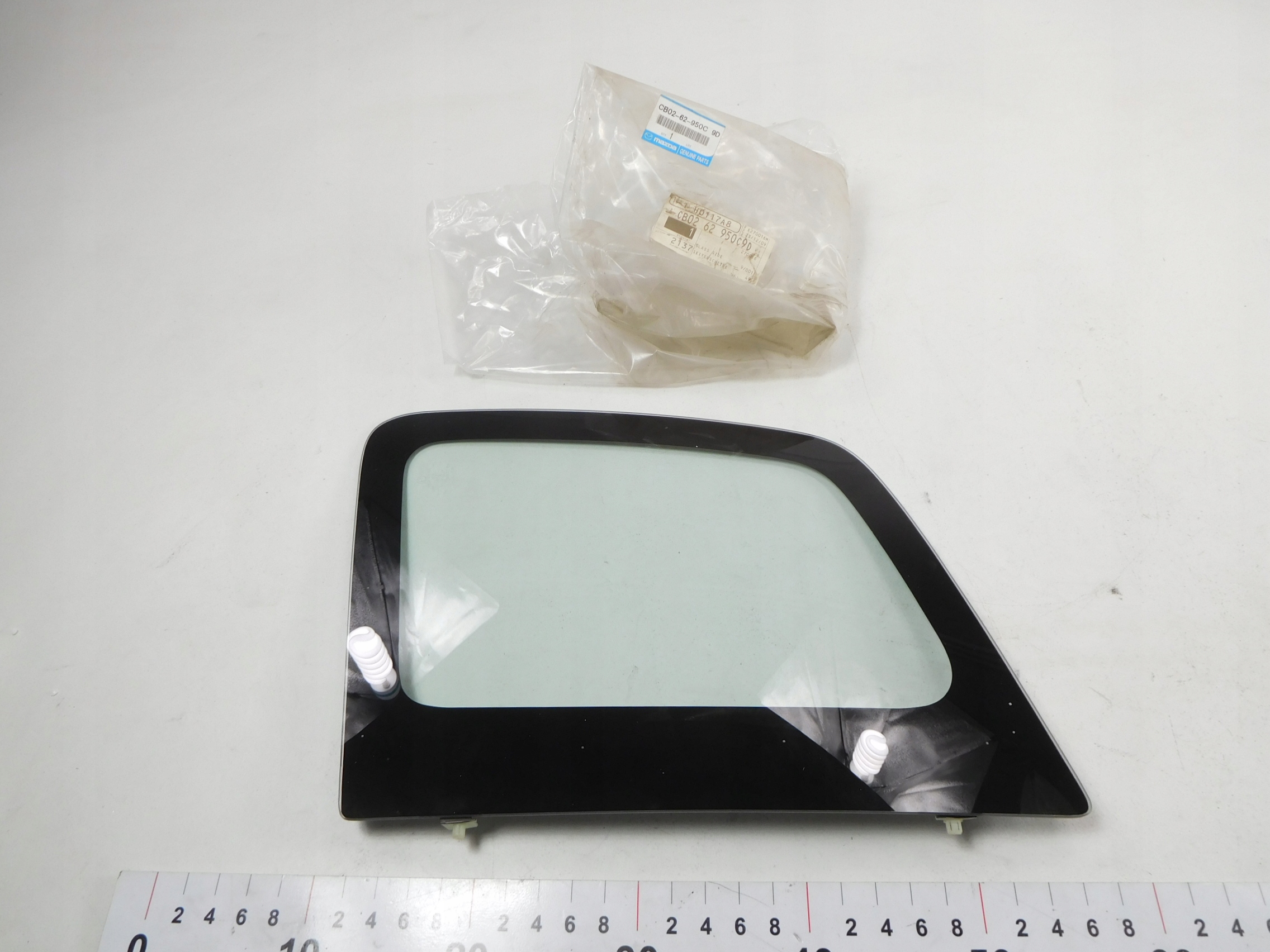 ПРАВОЕ БОКОВОЕ ОКНО MAZDA CB02-62-950C9D