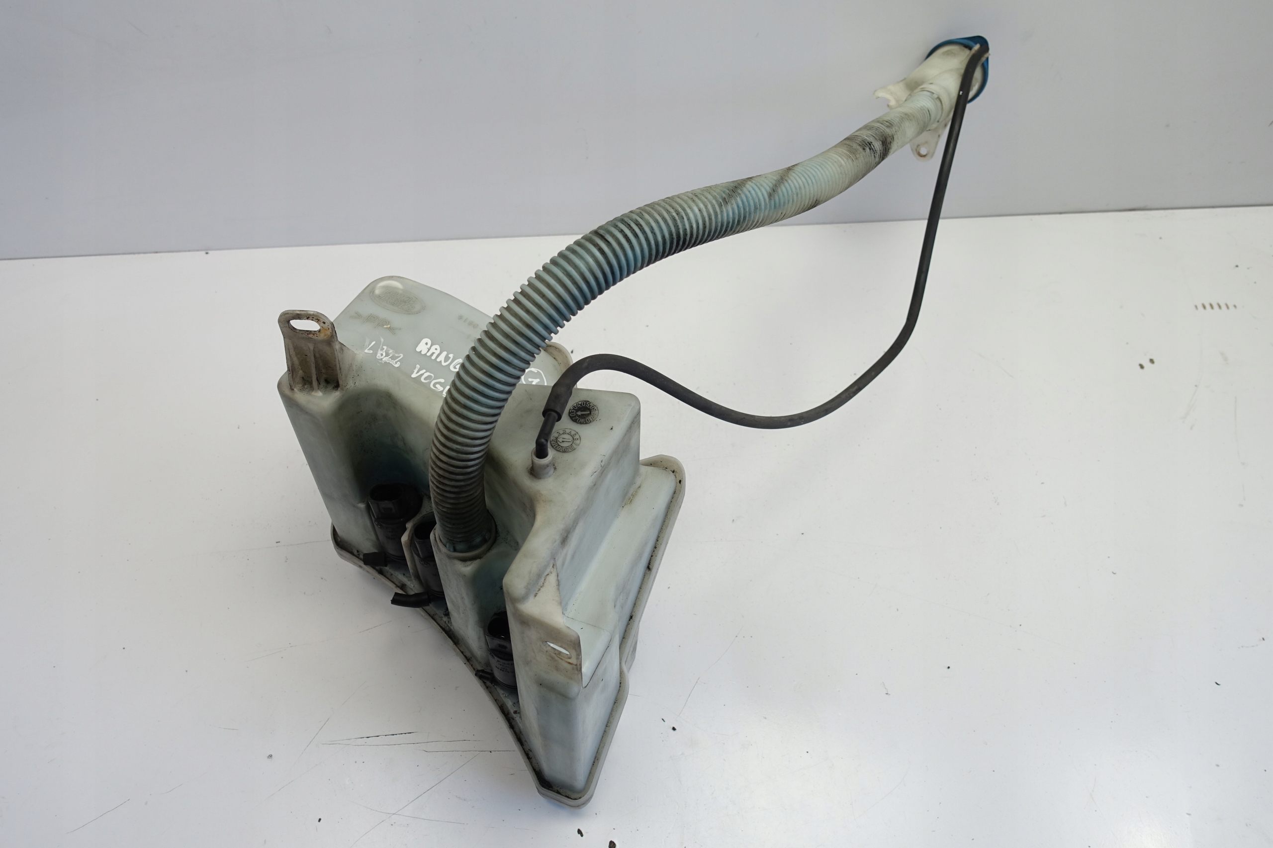 7020377 - Range Rover III L322 бачок омывателя