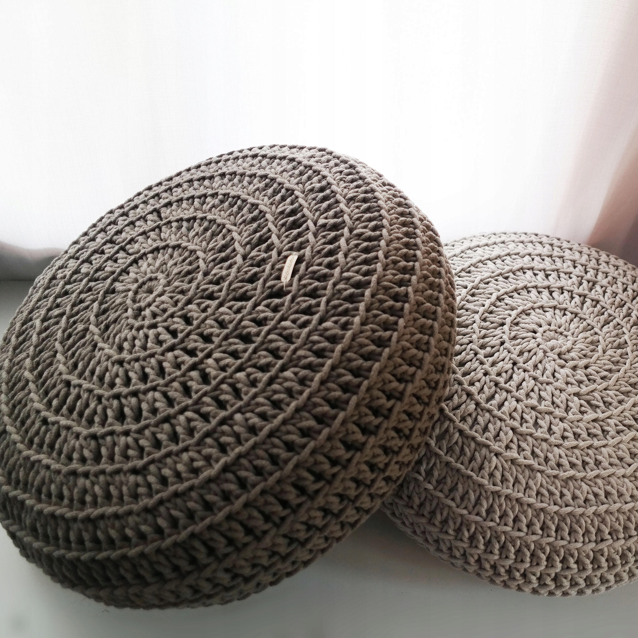 PUFA DO SALONU 50x40 PLECIONA DZIERGANA ZE SZNURKA Kolekcja Basic