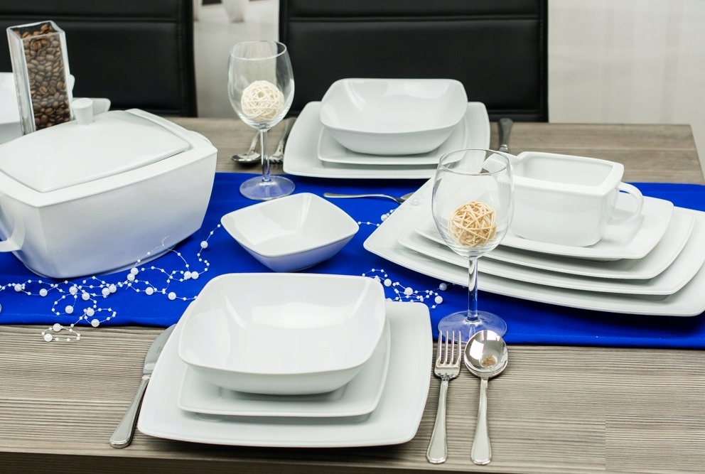 

Lubiana Victoria Talerze Kwadratowe 42 El+ Bieżnik