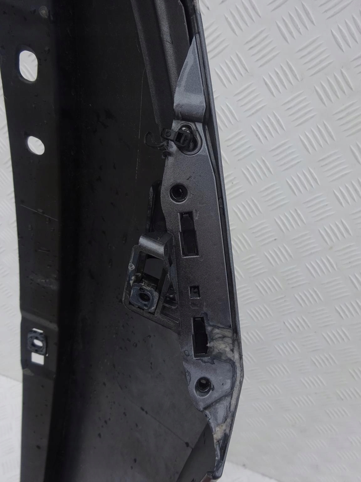BMW E92 E93 blatník levý předek 7146065 přední