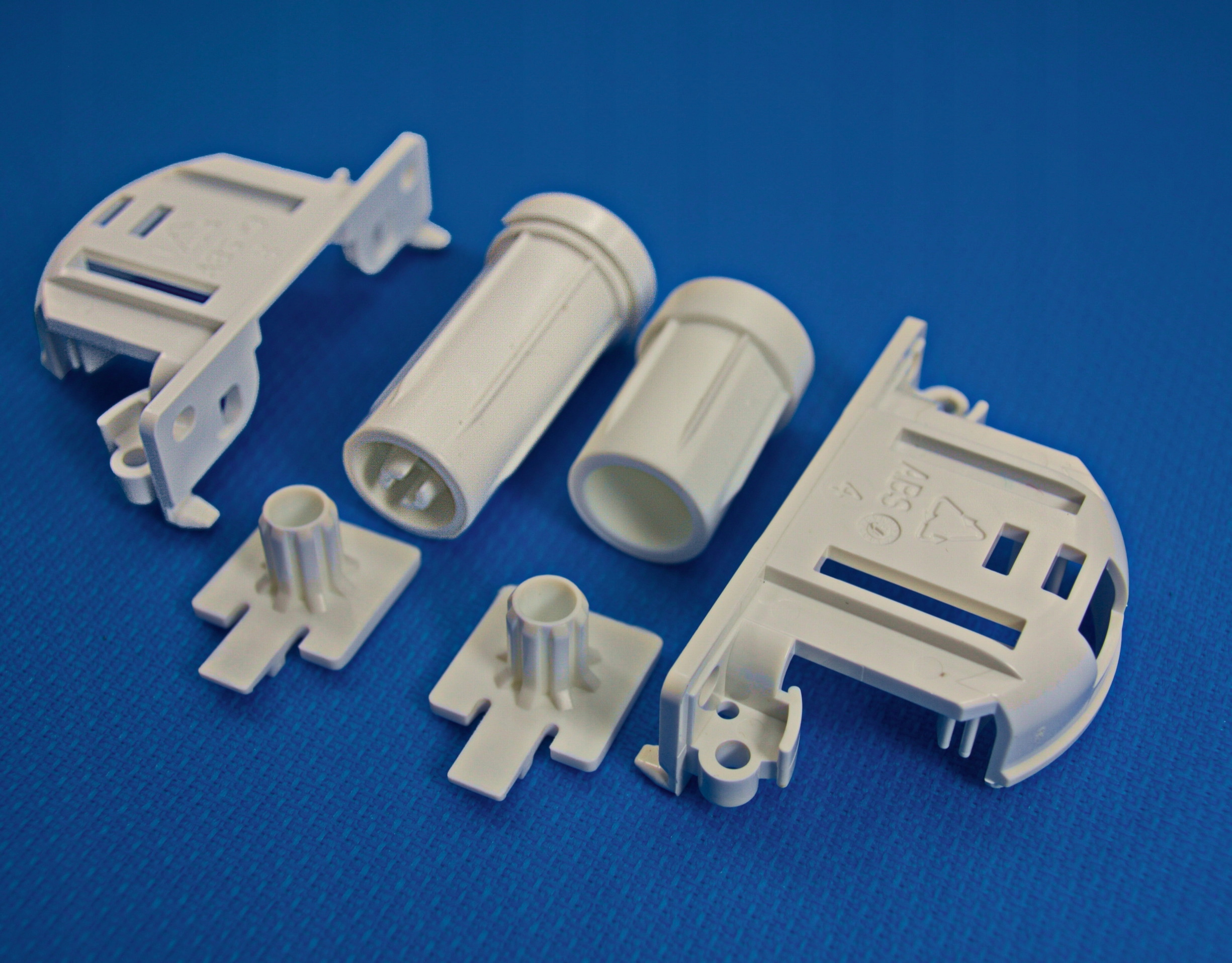 MECHANIZM HAMULEC NAPĘD DO ROLET W KASECIE PAKIET MONTAŻOWY BESTA LEWY Rodzaj kaseta