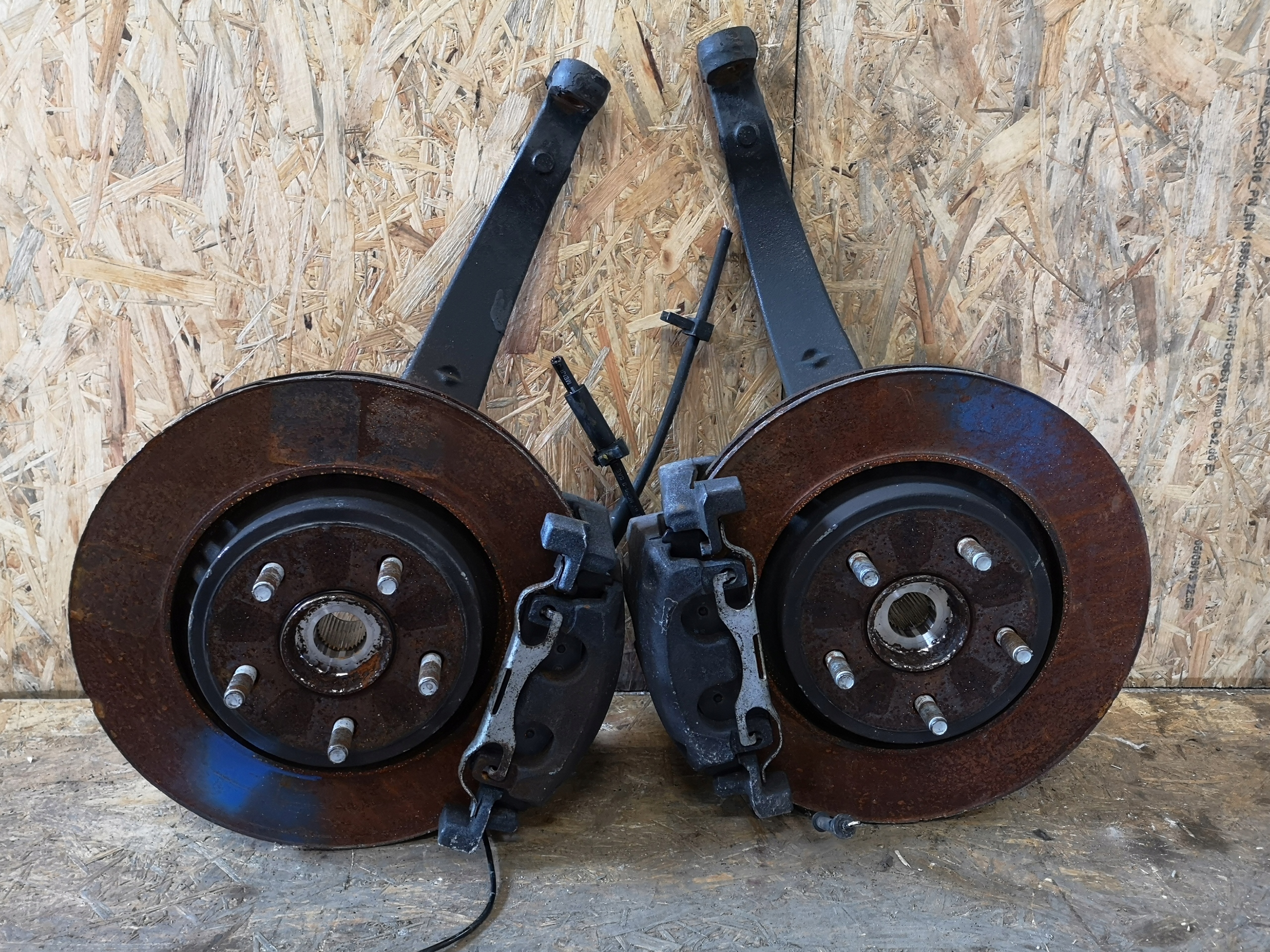 ZWROTNICA LEWA JEEP GRAND CHEROKEE WK2 LIFT