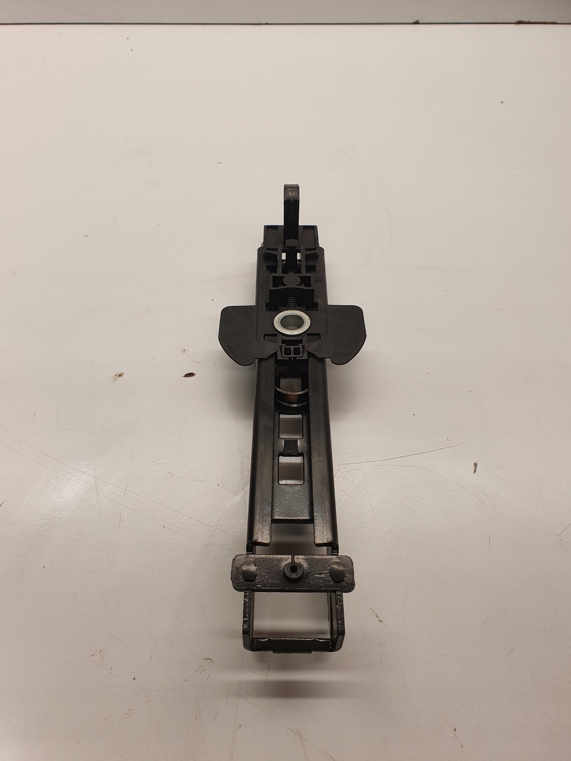 механизм регулировки ремня Audi OE 8E0857833E