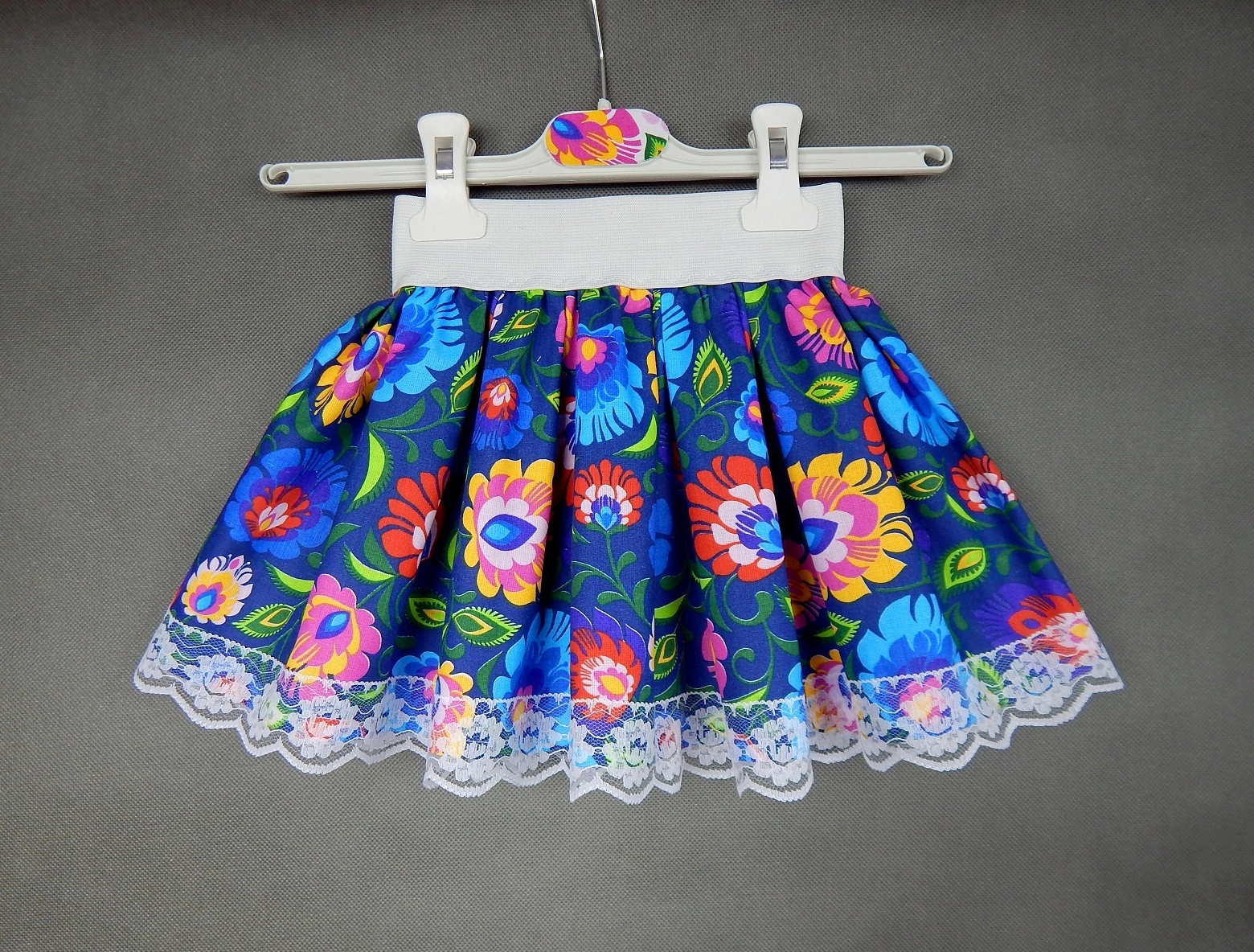 ŁOWICKA spódnica SPÓDNICZKA cleo góralska__5-8 lat Zapięcie brak