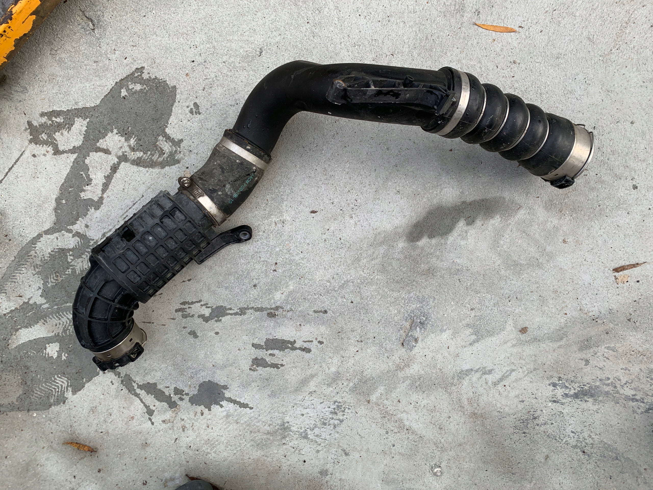 BMW F45 F48 F55 труба интеркулера 8577233