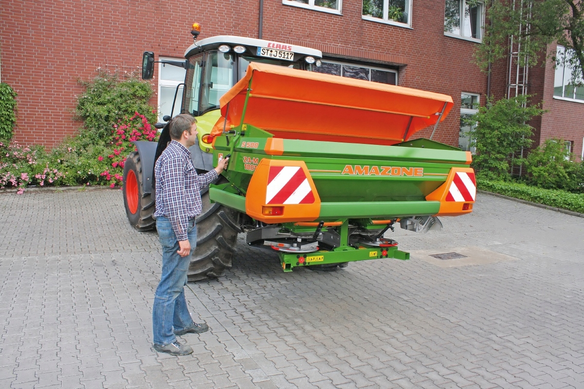 S600 - Tilt разбрасыватель AMAZONE в-Х 201X130 рычаг