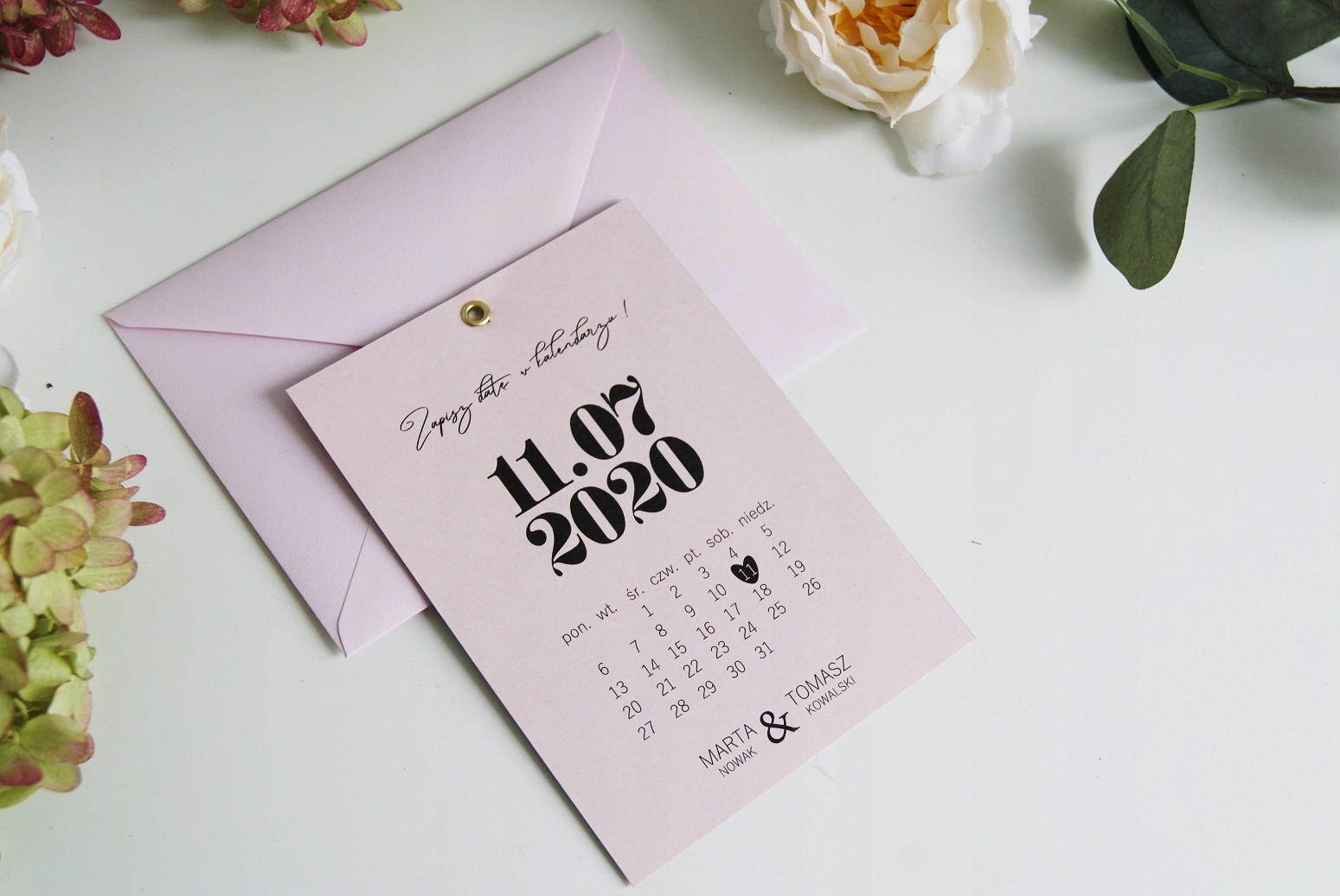 ZAPROSZENIA ŚLUBNE KARTKA Z KALENDARZA KOPERTA HIT Zdobienie sznurek