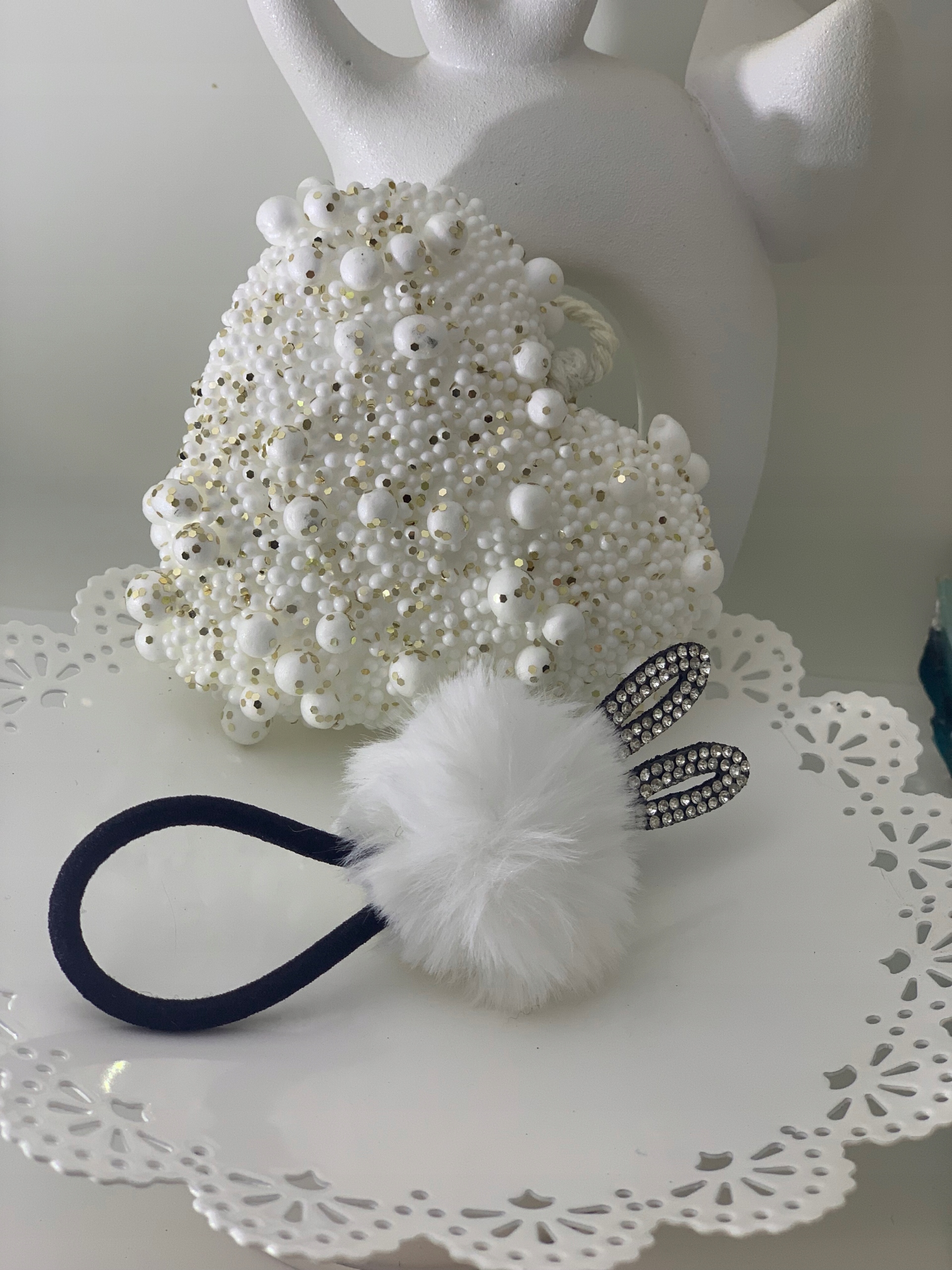 GUMKA DO WŁOSÓW POMPON USZY CYRKONIE FUTRO KRÓLIK Cechy z pomponem