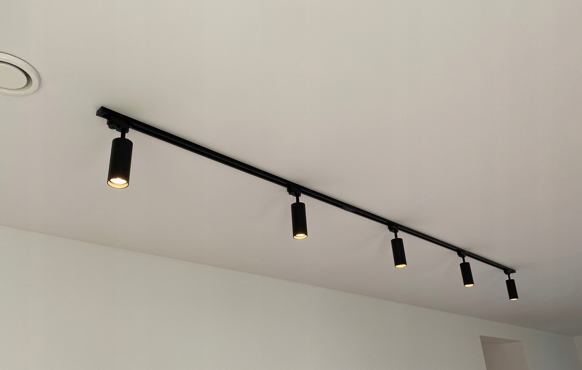 Reflektor szynowy LED lampa na żarówkę GU10 Maksymalna moc pojedynczego źródła światła 20 W