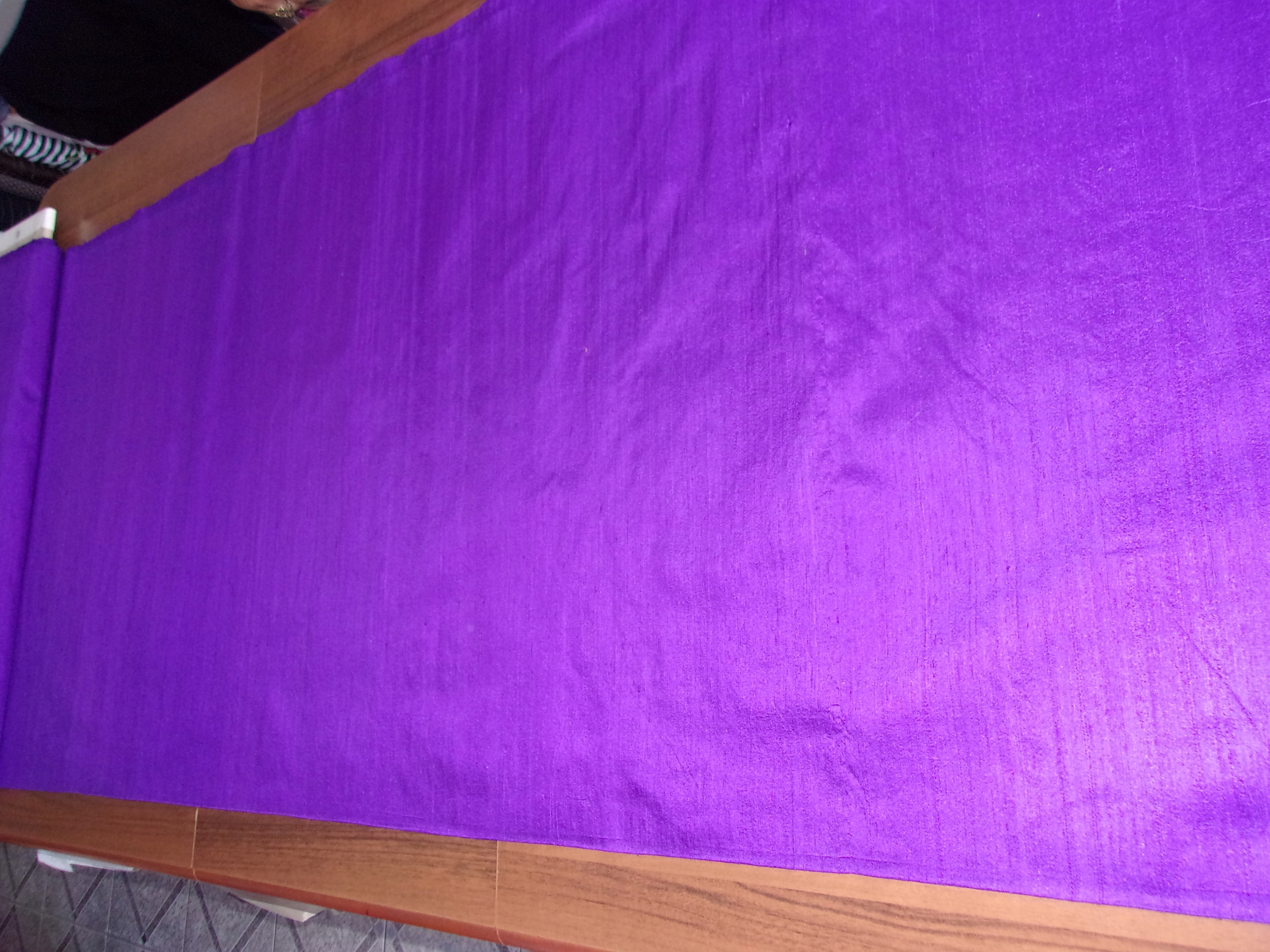 fialový hedvábný šantung