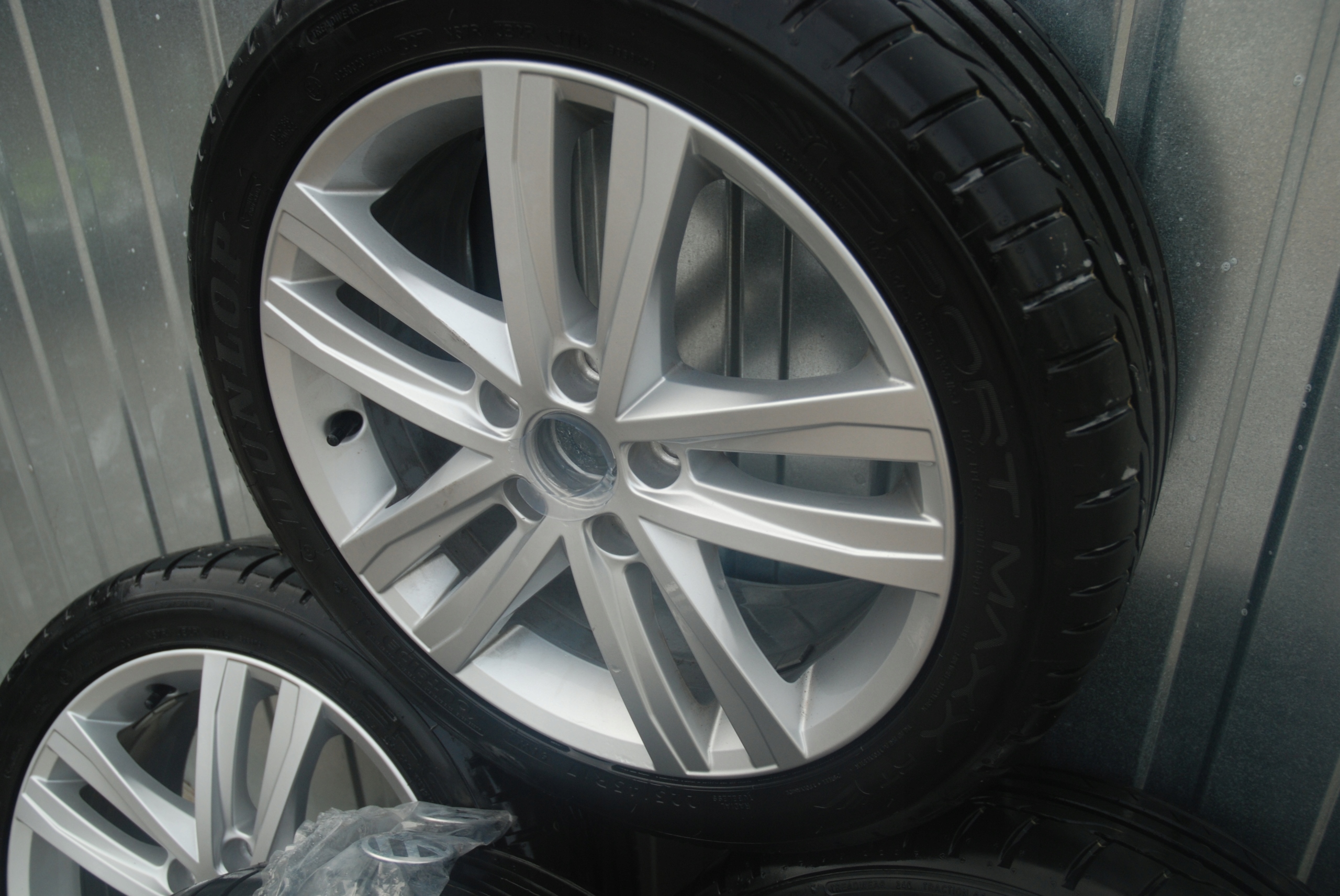 VW JETTA 5C6 KOŁA FELGI ORYGINAŁ 5C0601025 Model 5C0601025AH