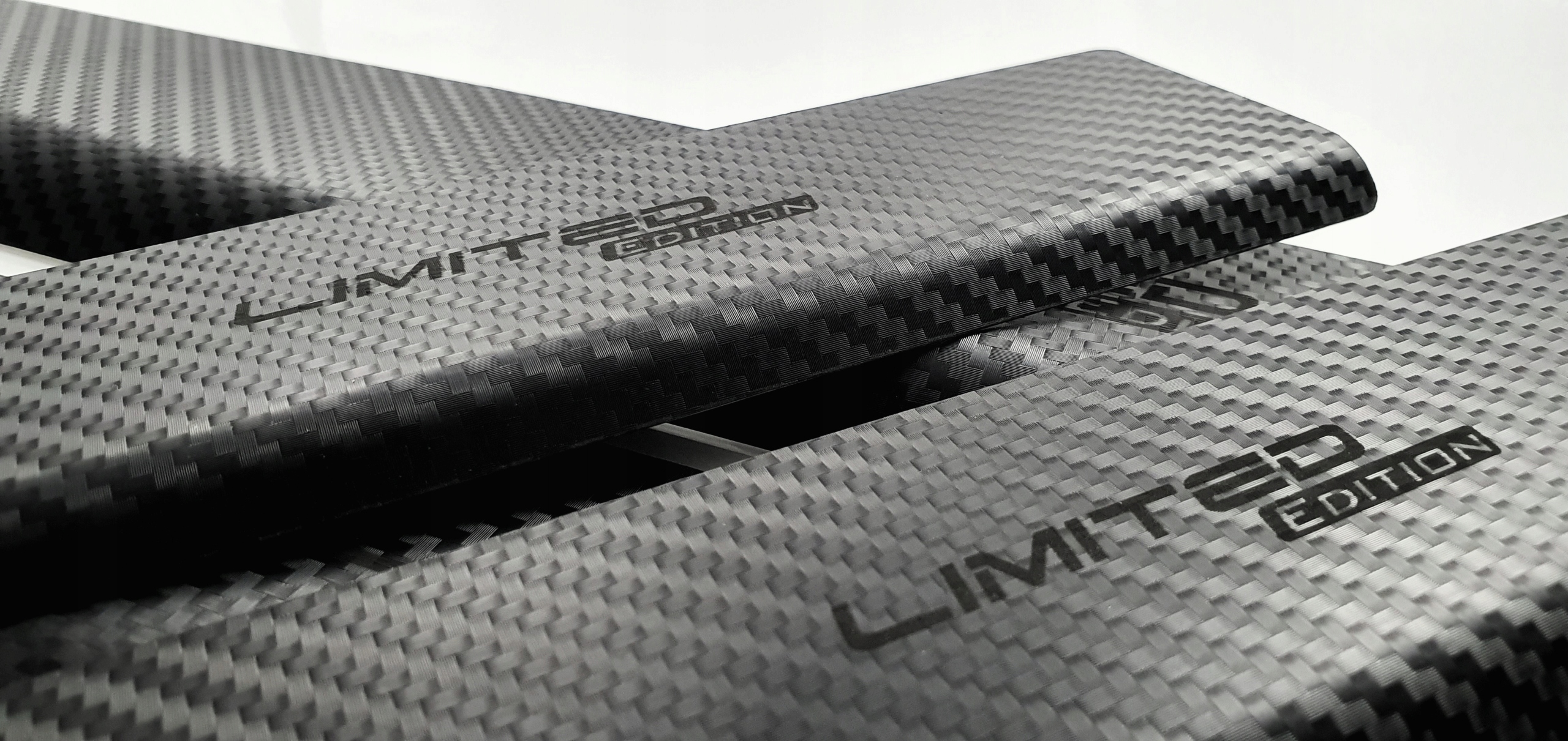 Hyundai Kona nakładki progowe progi listwy ochronne próg c