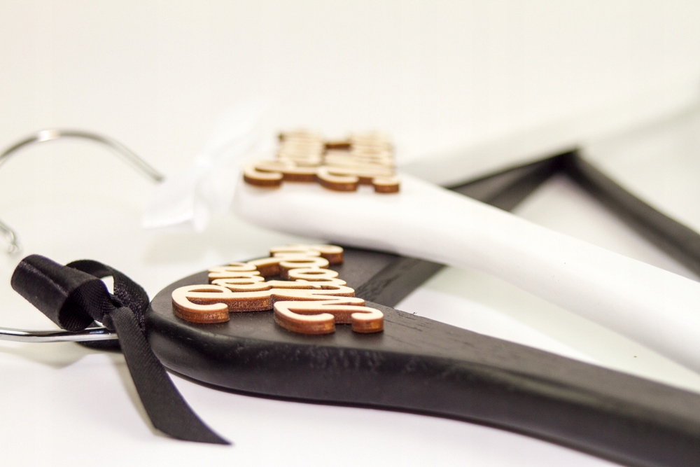 Wieszaki biały czarny para młoda EAN (GTIN) 007865695556