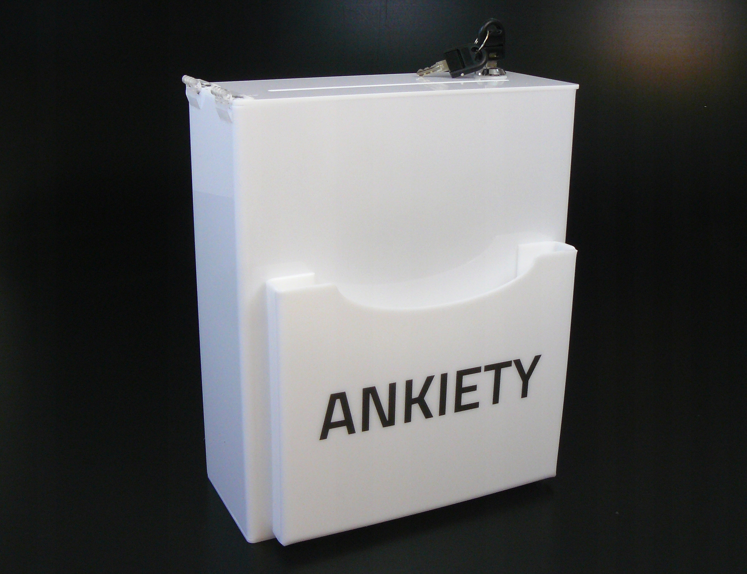 urna skrzynka skarbonka plexi z kieszonką ANKIETY Marka Grawicom