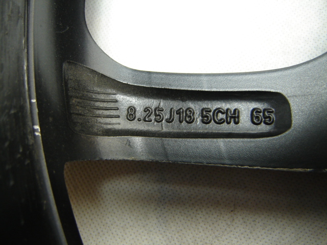 FELGA RENAULT MEGANE RS 8,25X18 5X114,3 0637R Otwór centralny (mm) 66