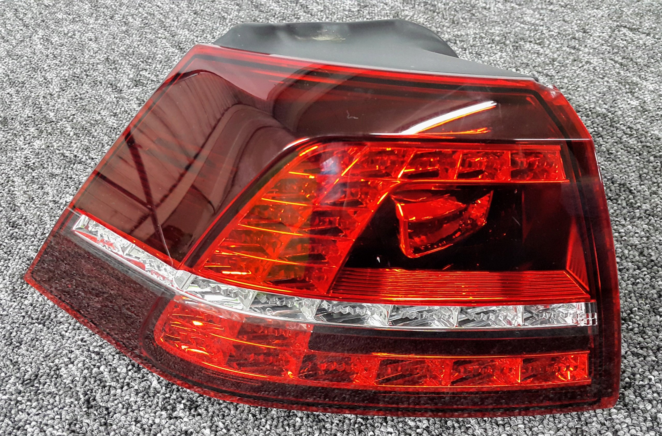 LAMPA LED LEWA VW GOLF 7 VII GTI R-LINE 5G0945207 Strona zabudowy lewa