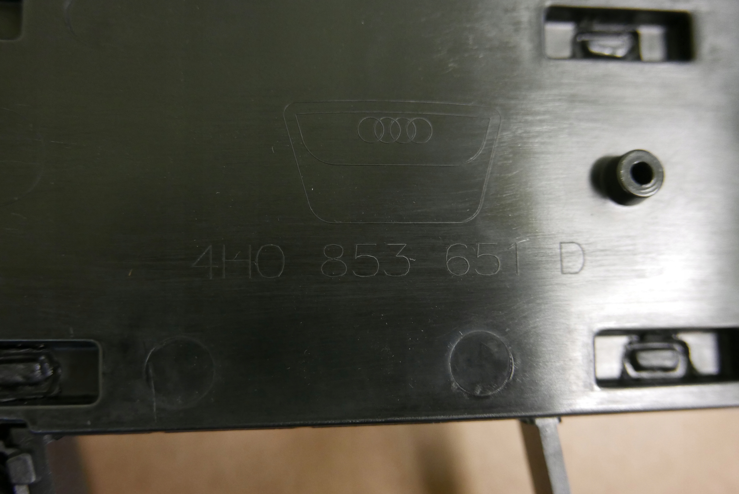 AUDI S8 D4 LIFT GRILL ATRAPA 4H0853651D Typ samochodu Samochody osobowe