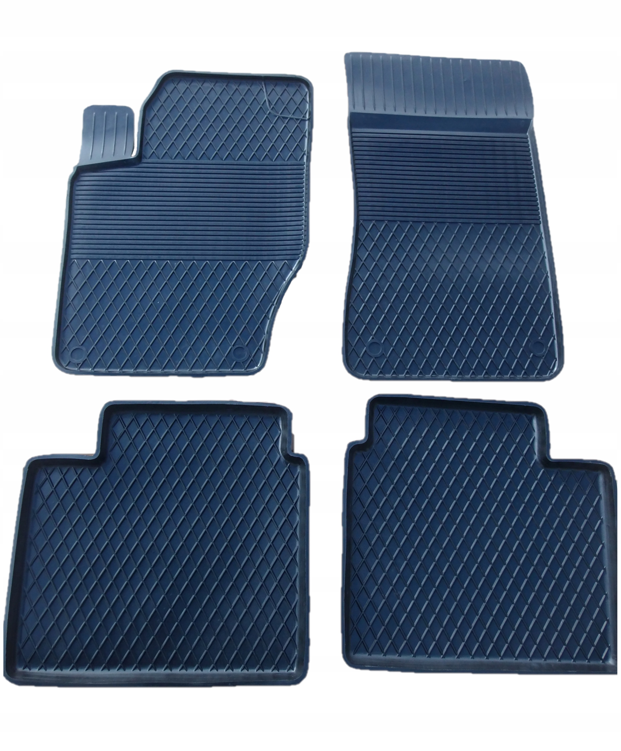 

Dywaniki Gumowe Mercedes ML W163 Rok 98-03 Korytko