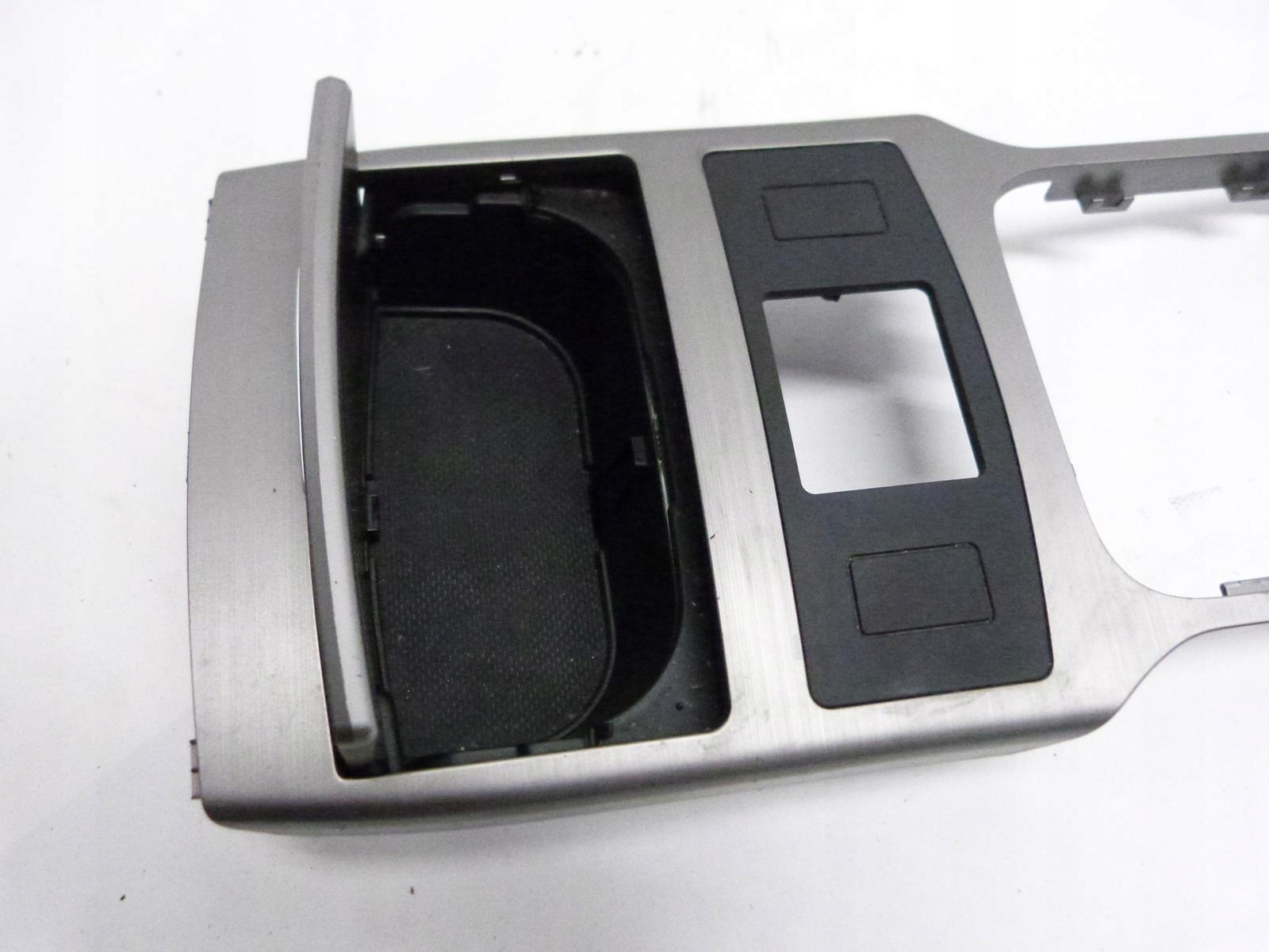 SUBARU LEGACY V 2.5TB GT TUNEL mitte Handschuhfach