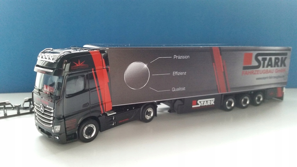 Herpa 308380 Mercedes Actros Giga Trio-Trans Stark